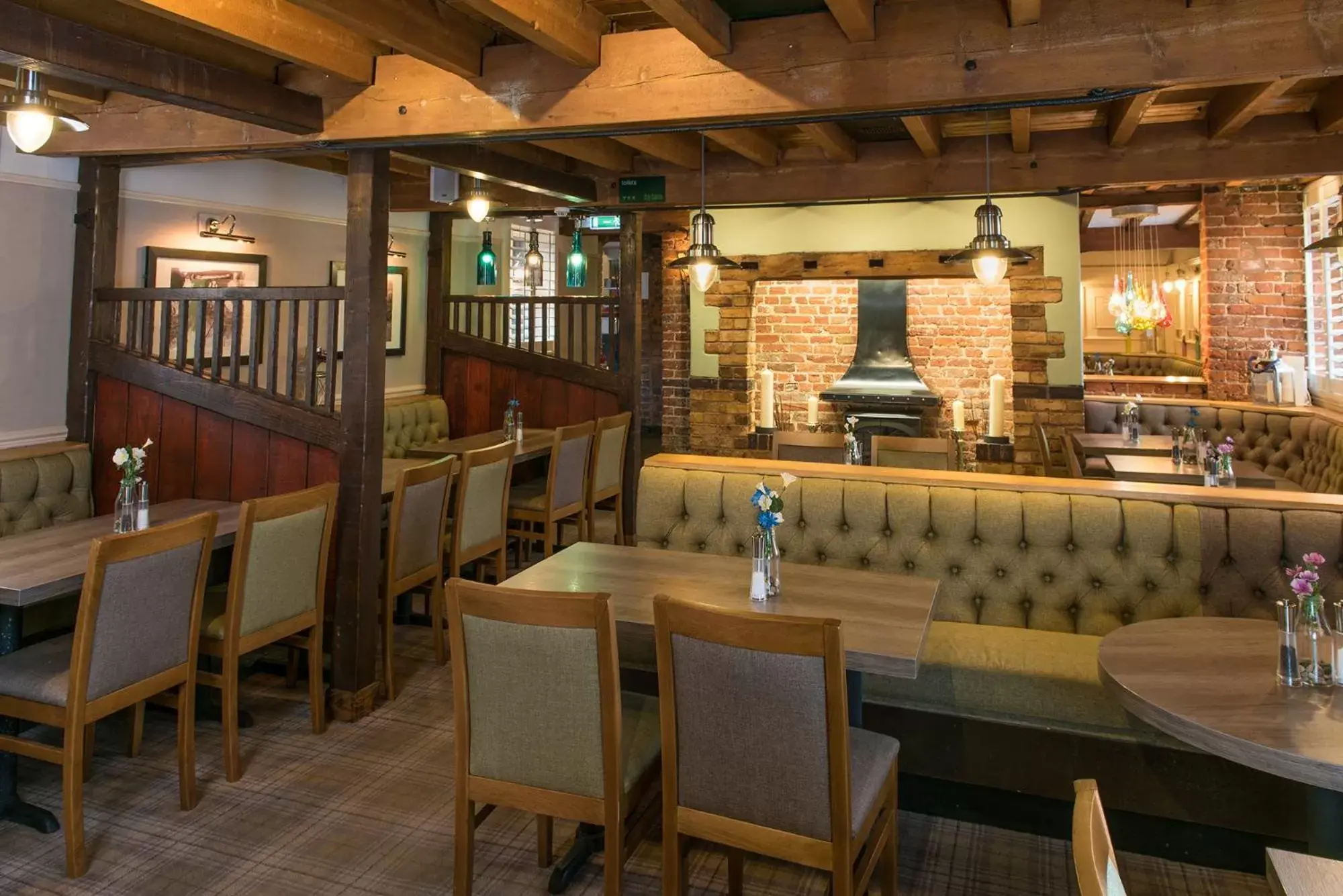 Restaurant/Places to Eat in The Barns Hotel