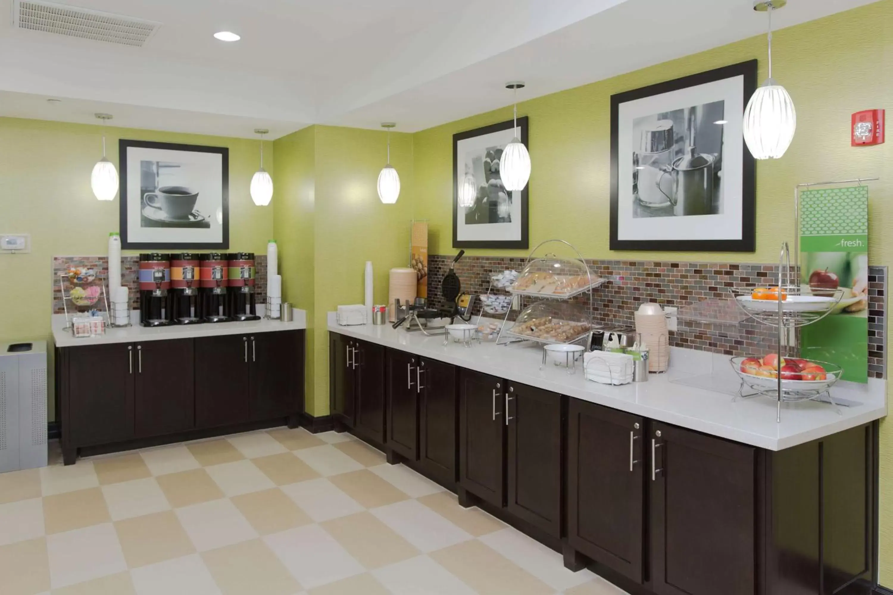 Dining area, Restaurant/Places to Eat in Hampton Inn and Suites Missouri City