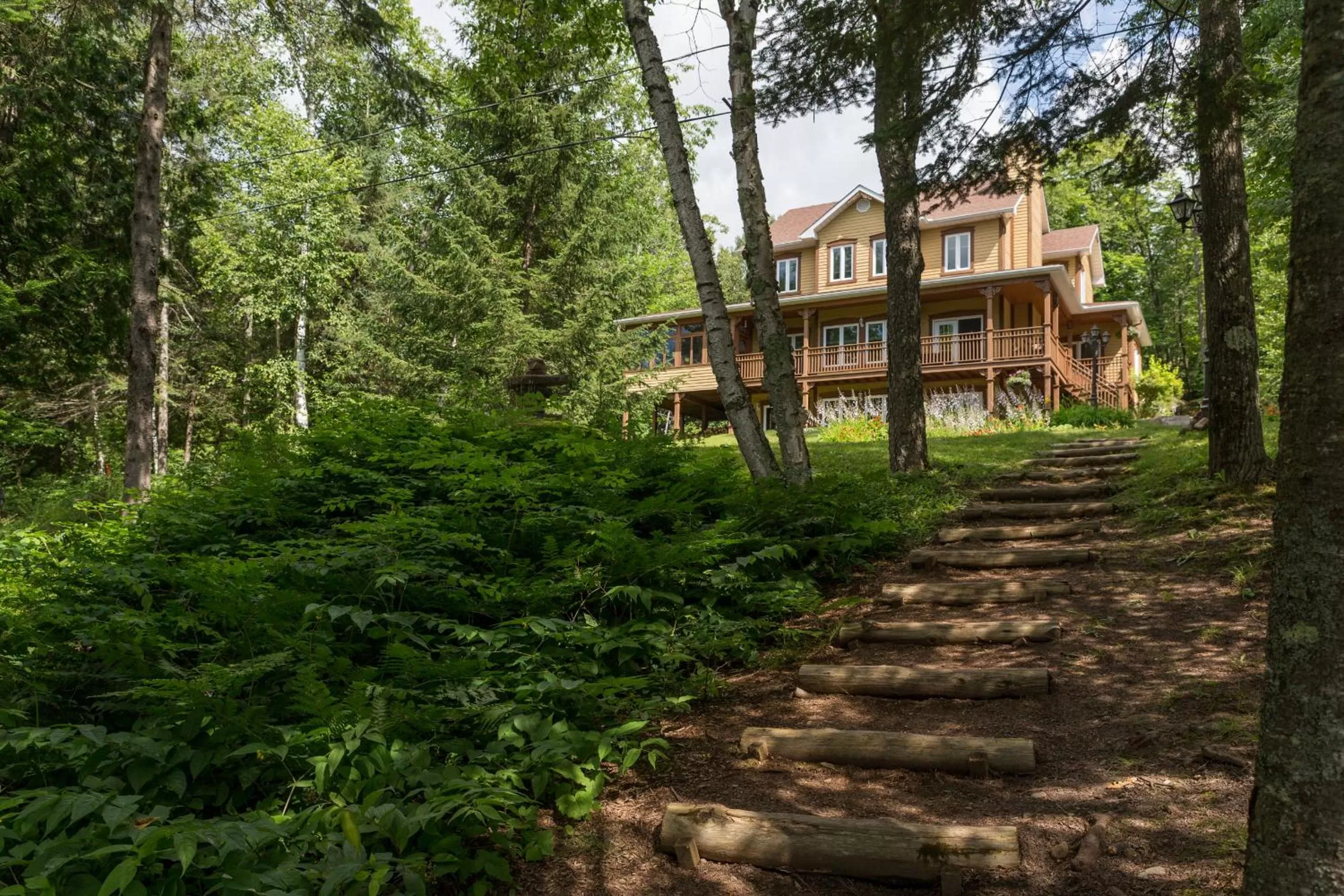 Property building in Les Dames du Lac