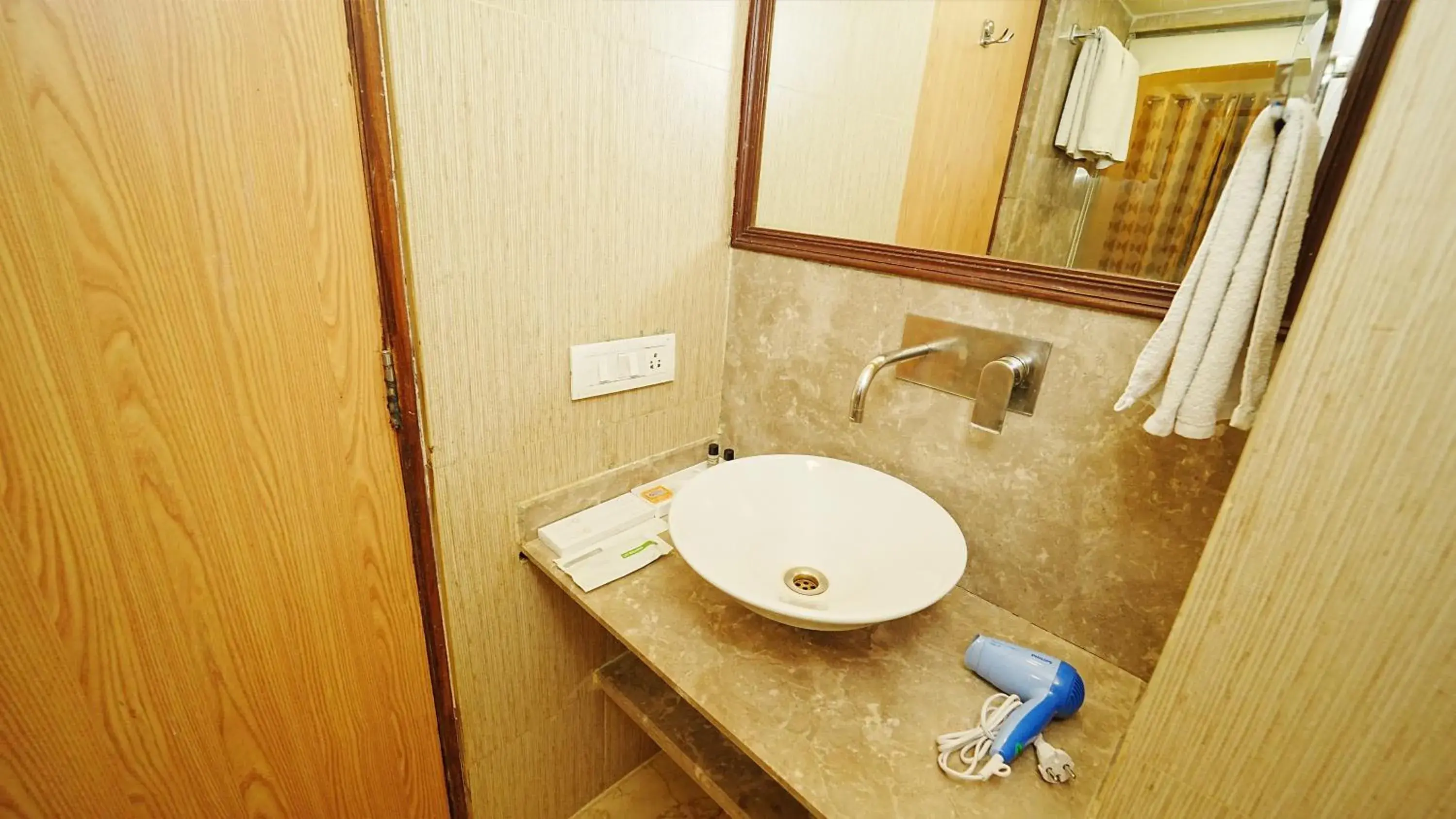 Toilet, Bathroom in Hotel Atulyaa Taj