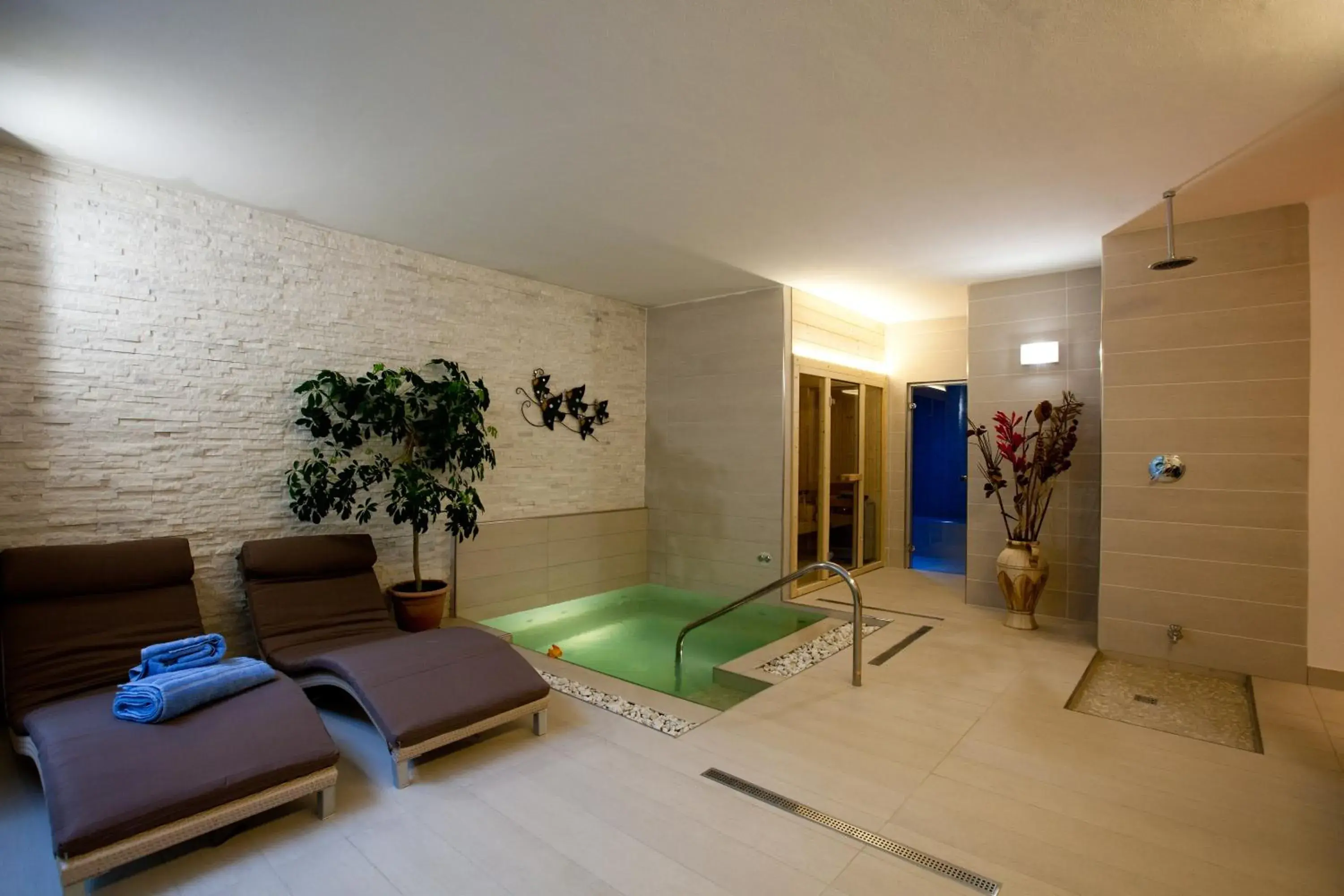 Hot Tub, Seating Area in Hotel Residence Villa Del Mare