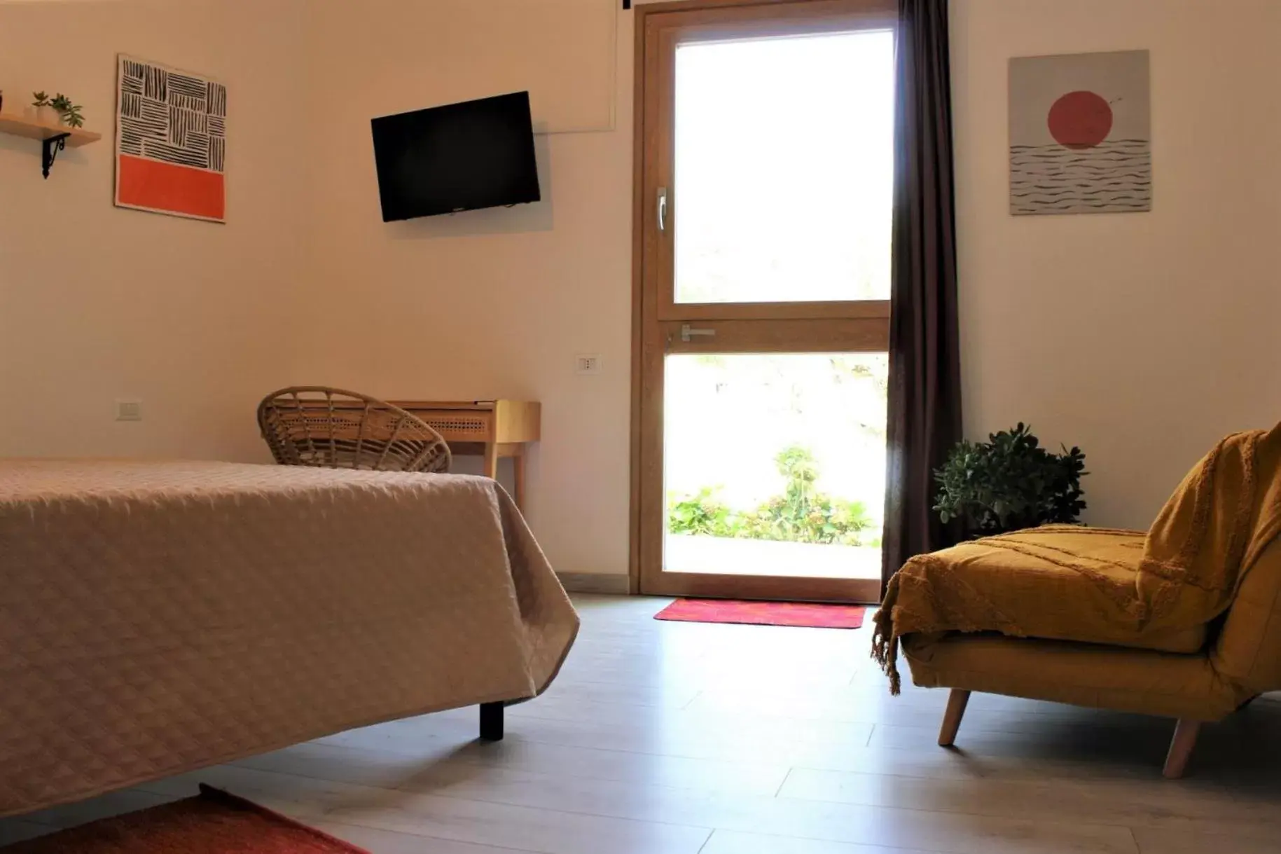 Bedroom, Seating Area in Giobo Rooms