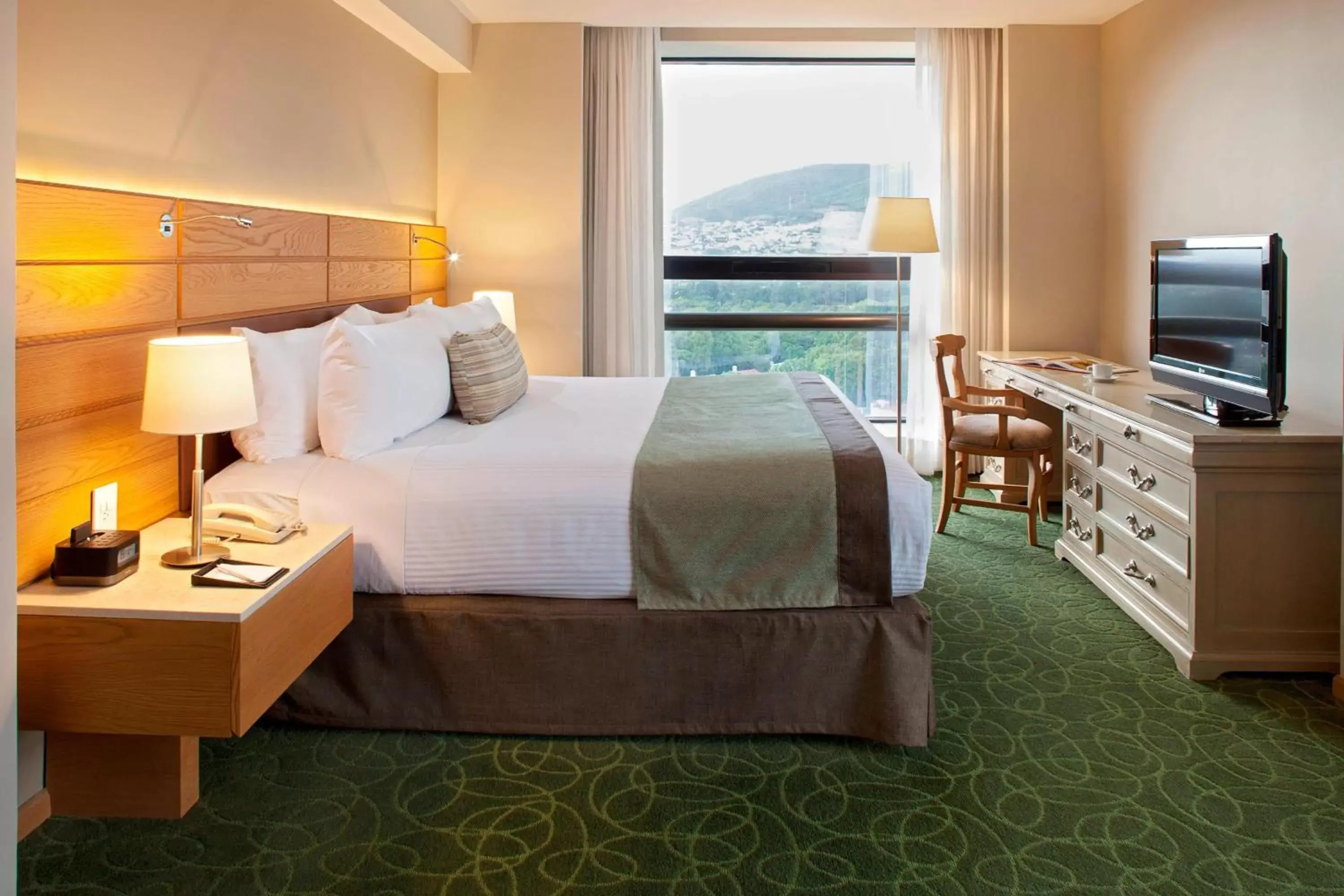 Bedroom, Mountain View in Marriott Tuxtla Gutierrez Hotel