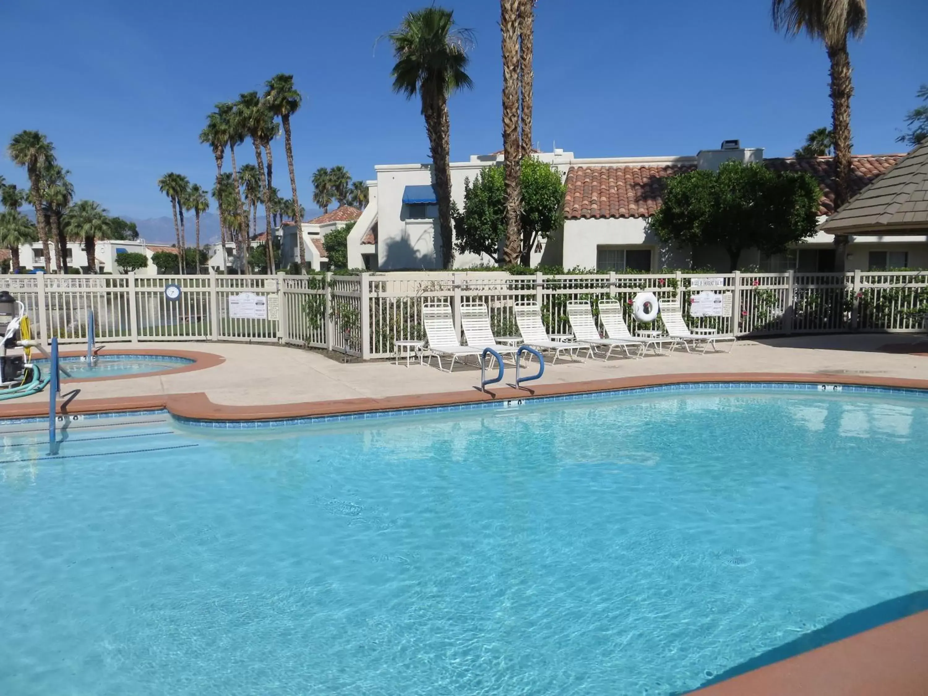 Swimming Pool in Desert Breezes Resort