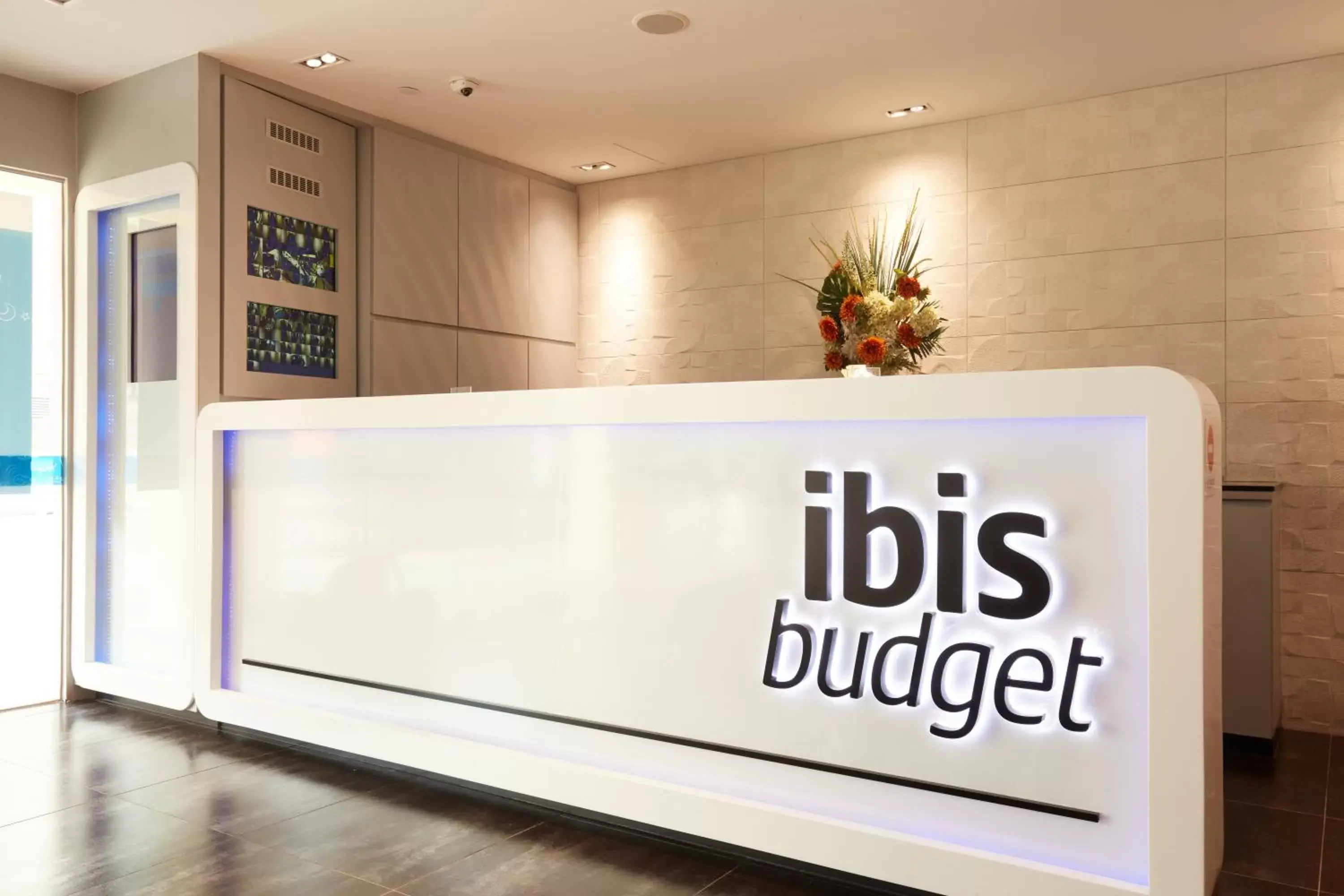 Lobby or reception in ibis budget Singapore Selegie