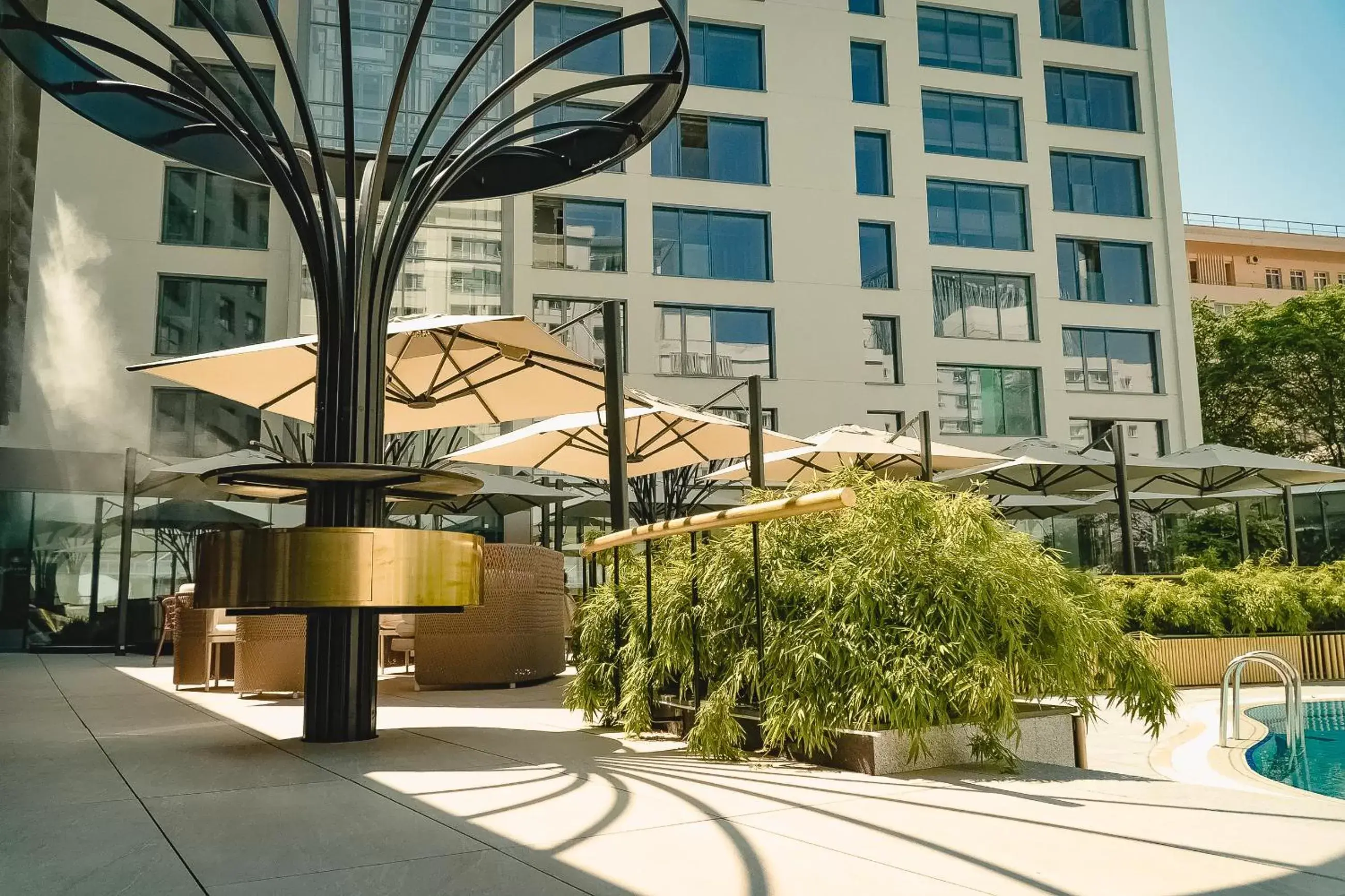 Swimming pool, Property Building in Radisson Blu Hotel Bucharest