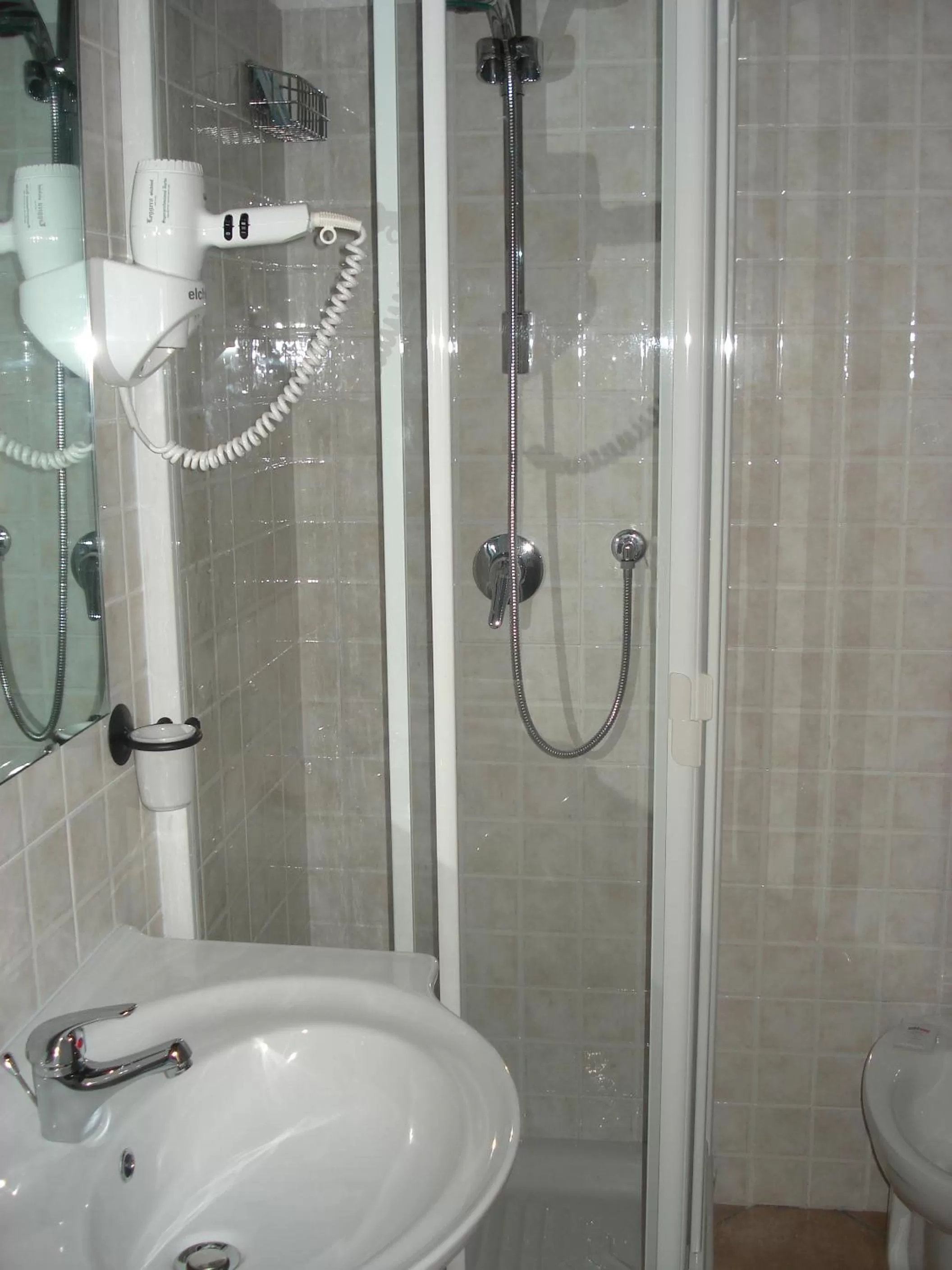 Photo of the whole room in Guest House Il Giardino Segreto