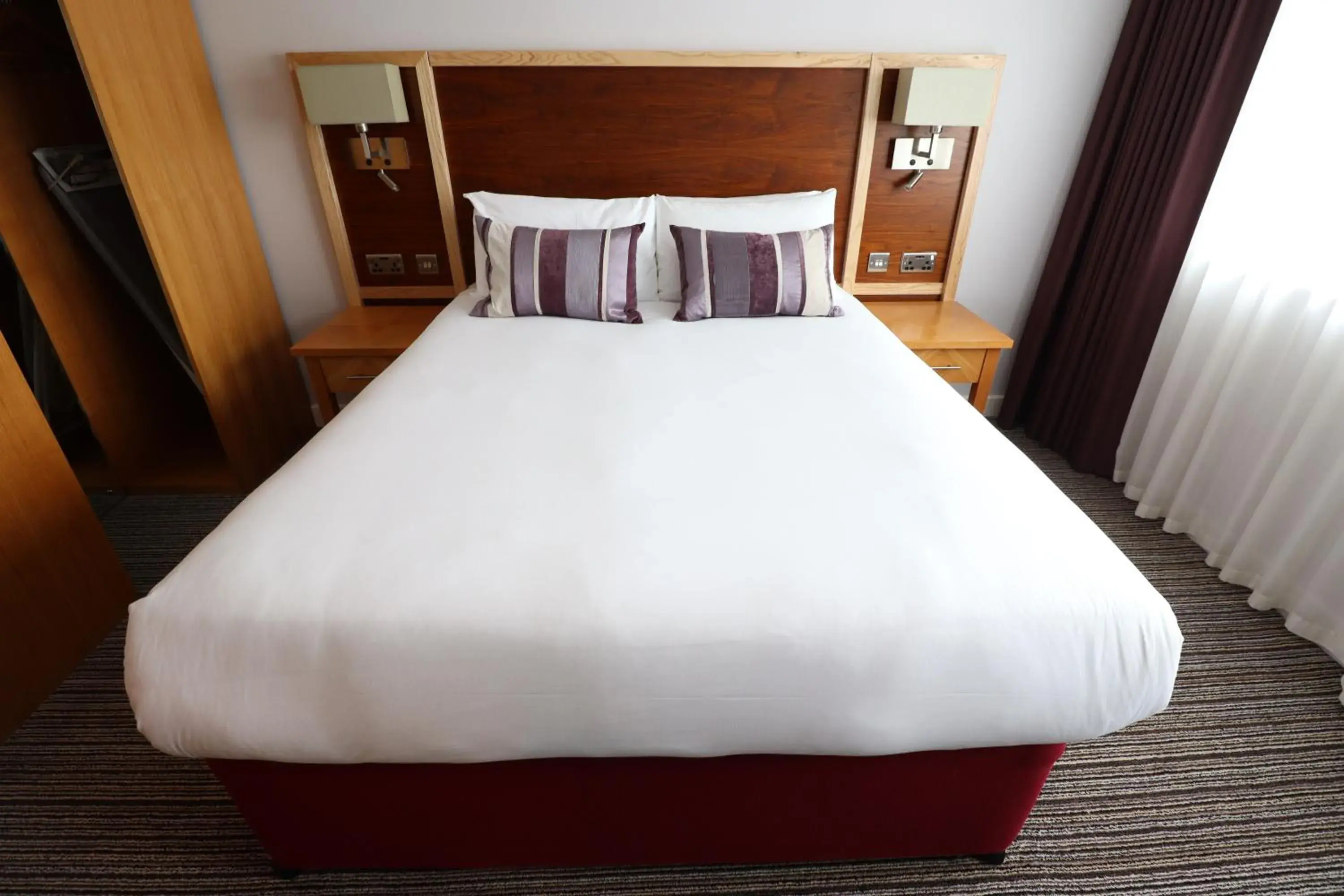 Bedroom, Bed in Aspect Hotel Park West