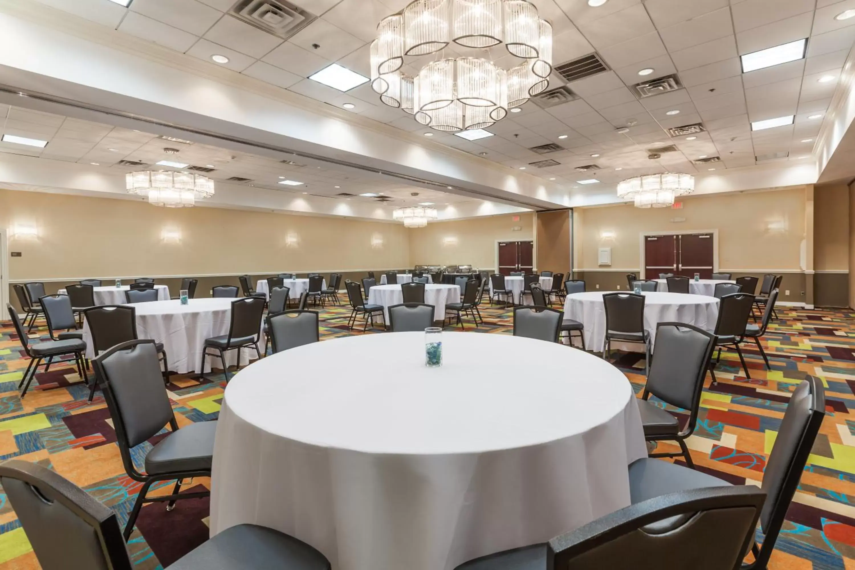 Banquet/Function facilities, Restaurant/Places to Eat in Holiday Inn Hotel & Suites Oklahoma City North, an IHG Hotel