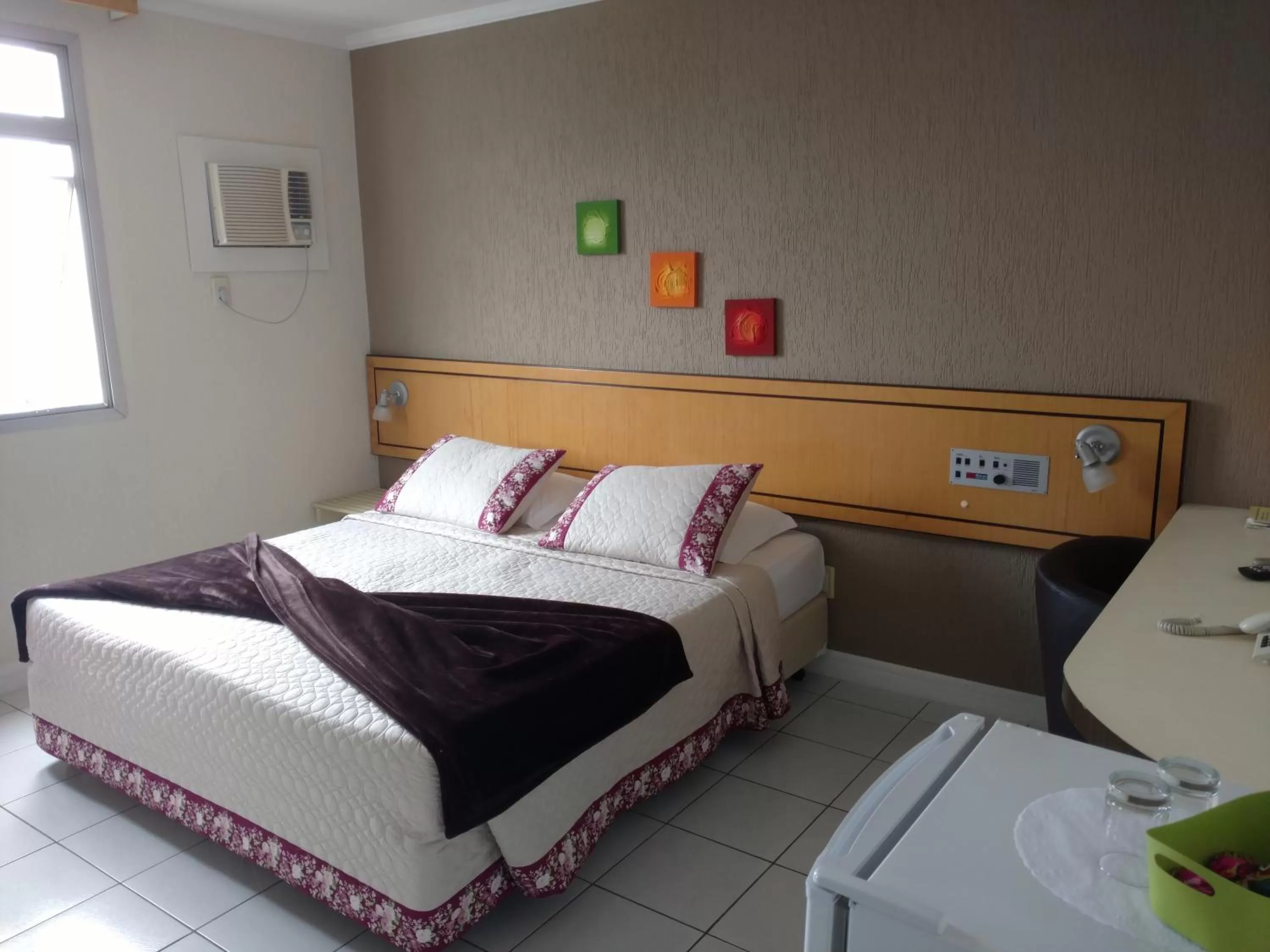 Bed in Brisamar Suite Hotel