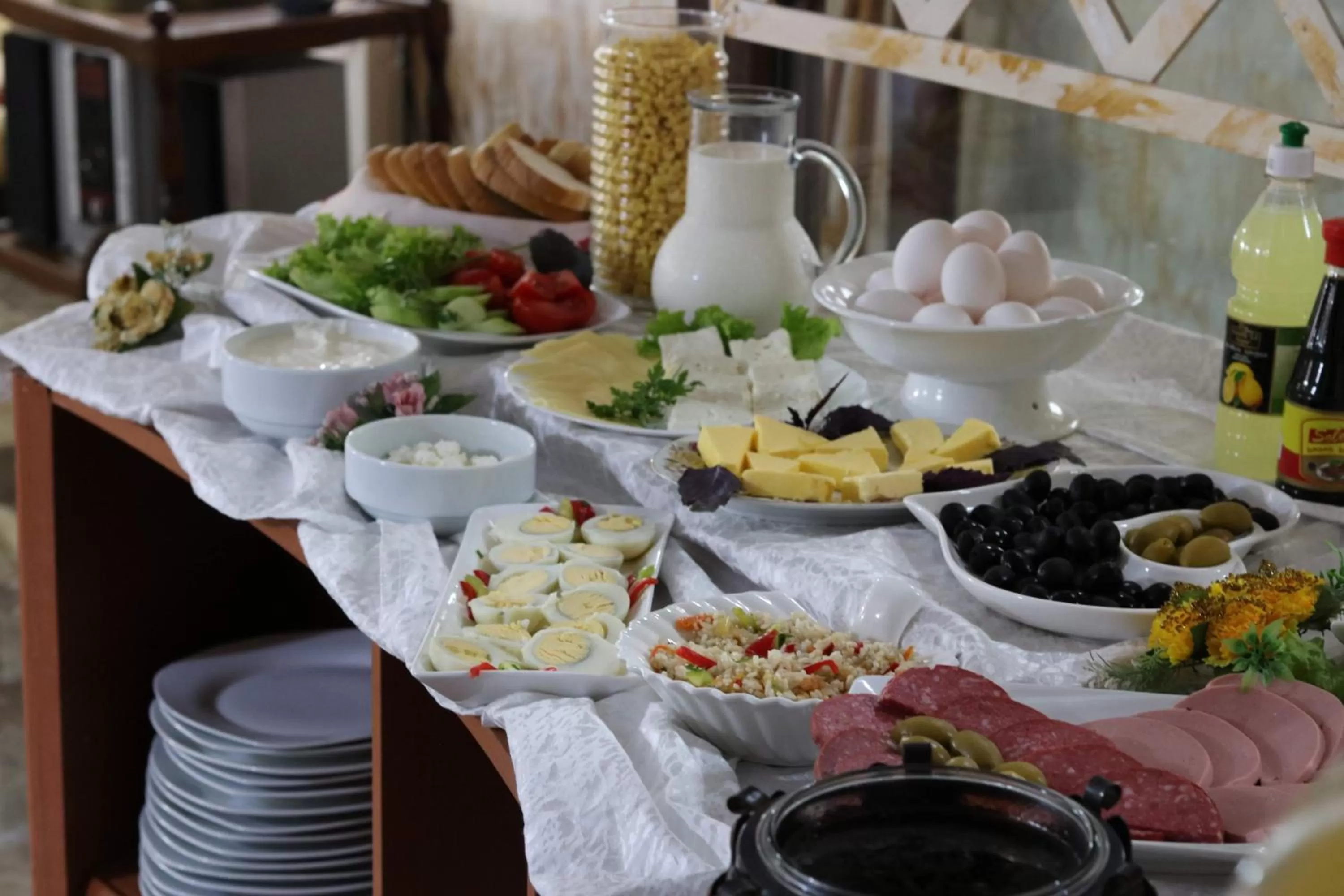 Buffet breakfast in Luxors Garden