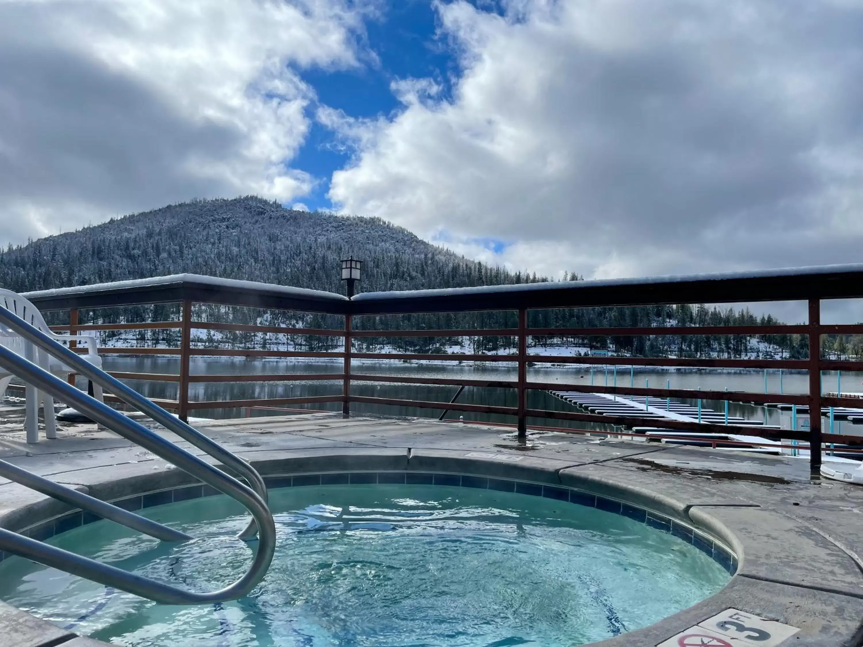 Hot Tub, Swimming Pool in The Pines Resort & Conference Center