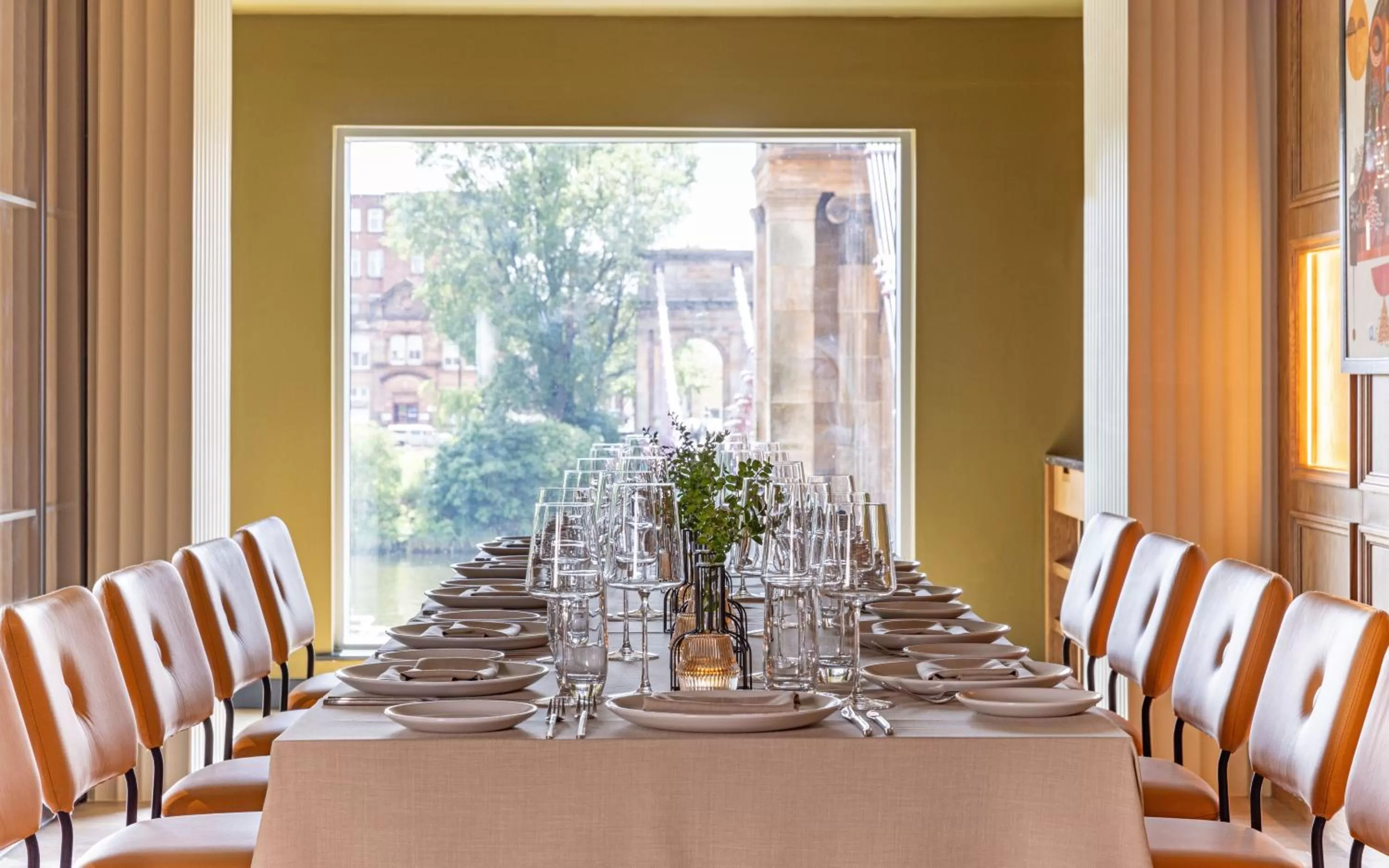 Banquet/Function facilities, Restaurant/Places to Eat in Virgin Hotels Glasgow