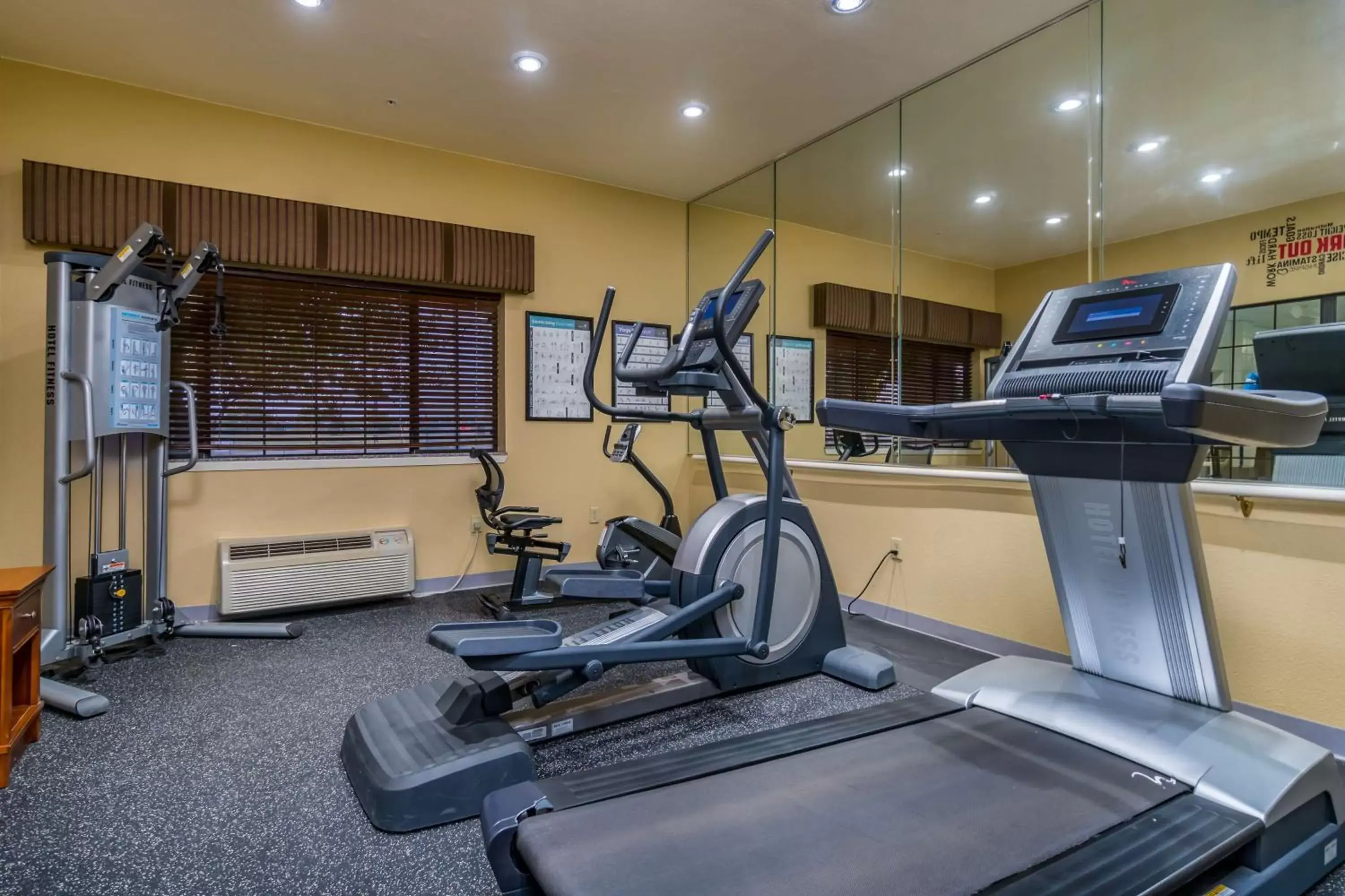 Fitness centre/facilities, Fitness Center/Facilities in Best Western Plus Shamrock Inn & Suites