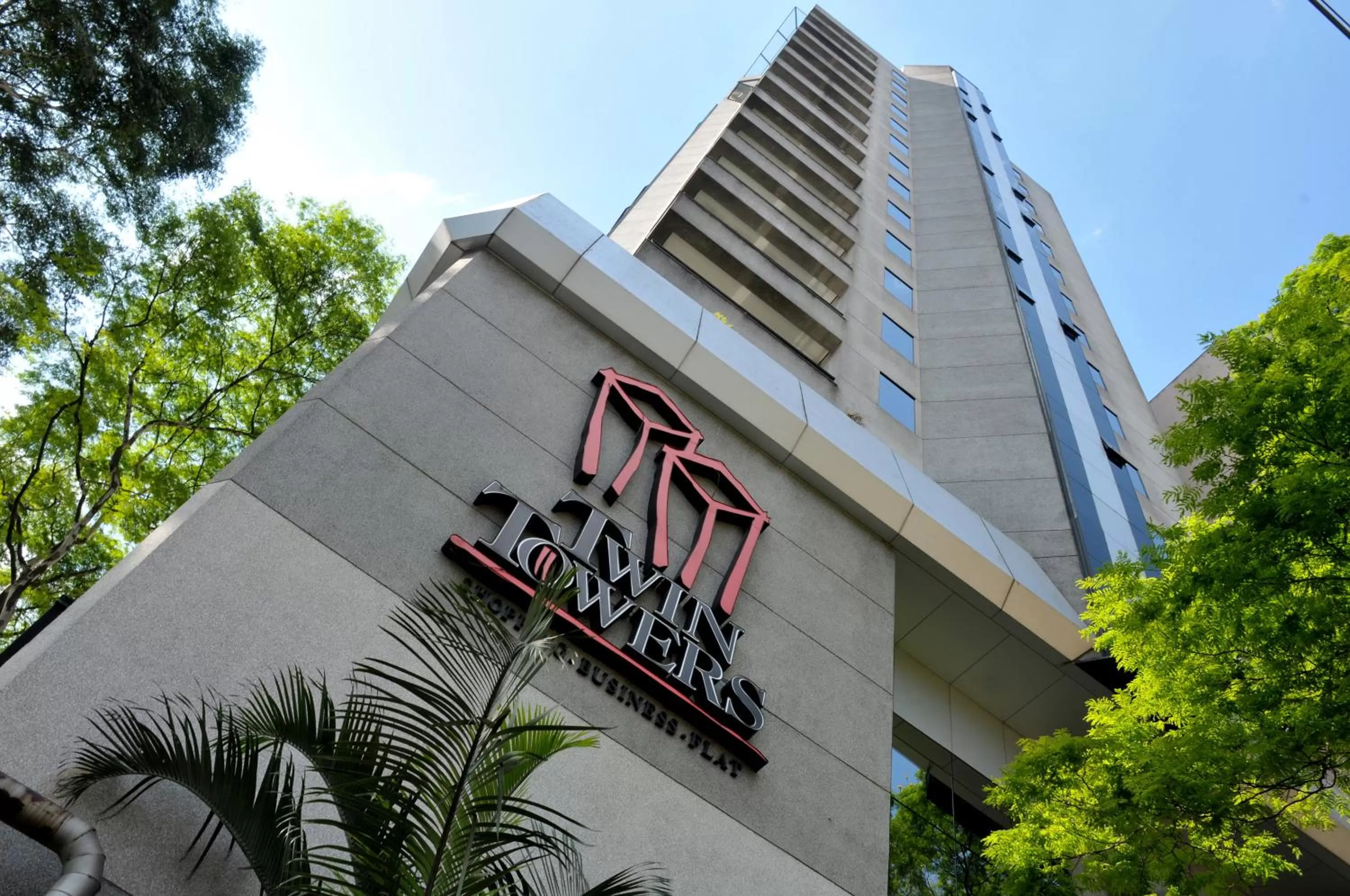 Facade/entrance in Aparthotel Twin Towers