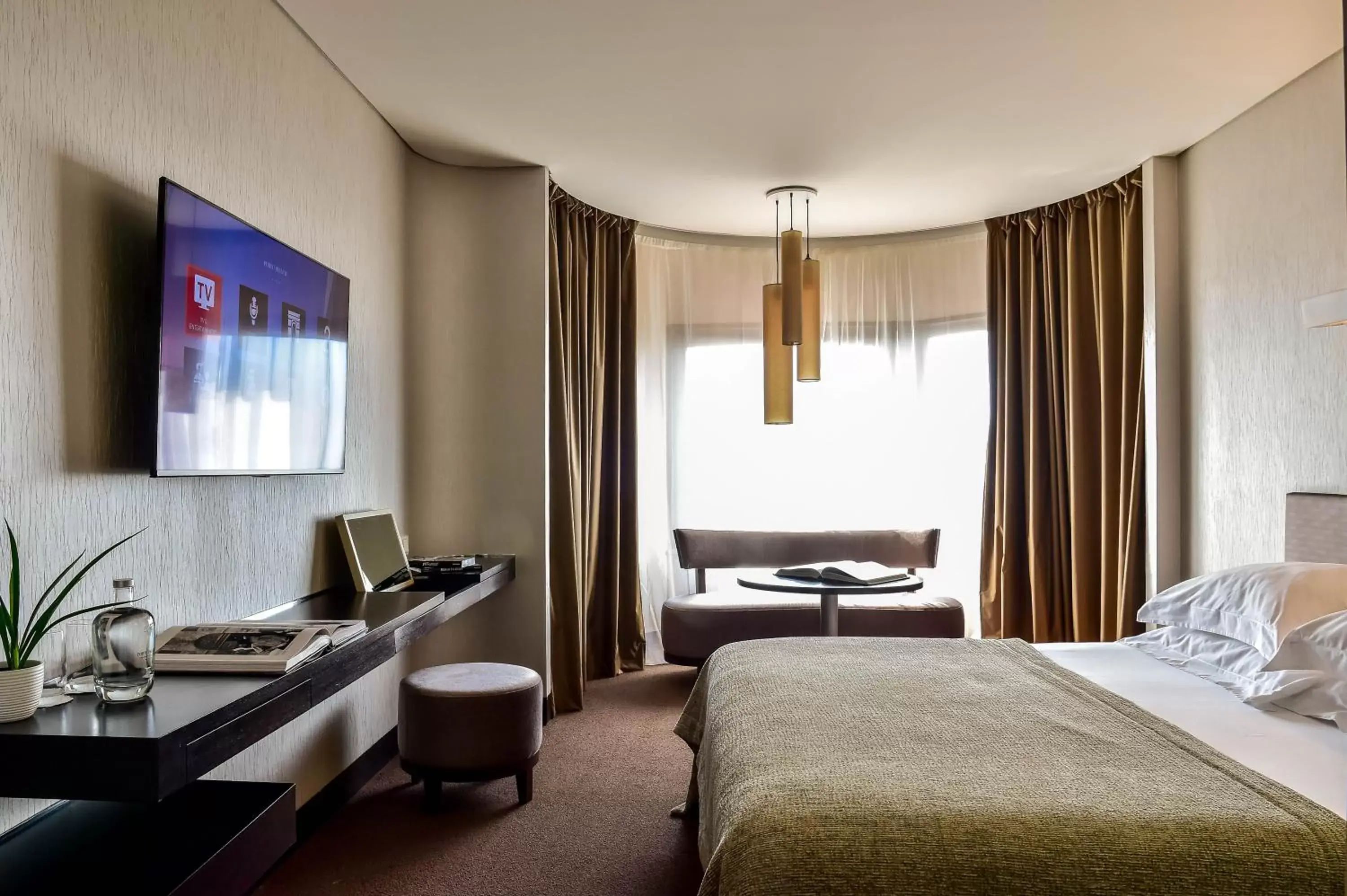 Bed in Porto Palácio Hotel by The Editory