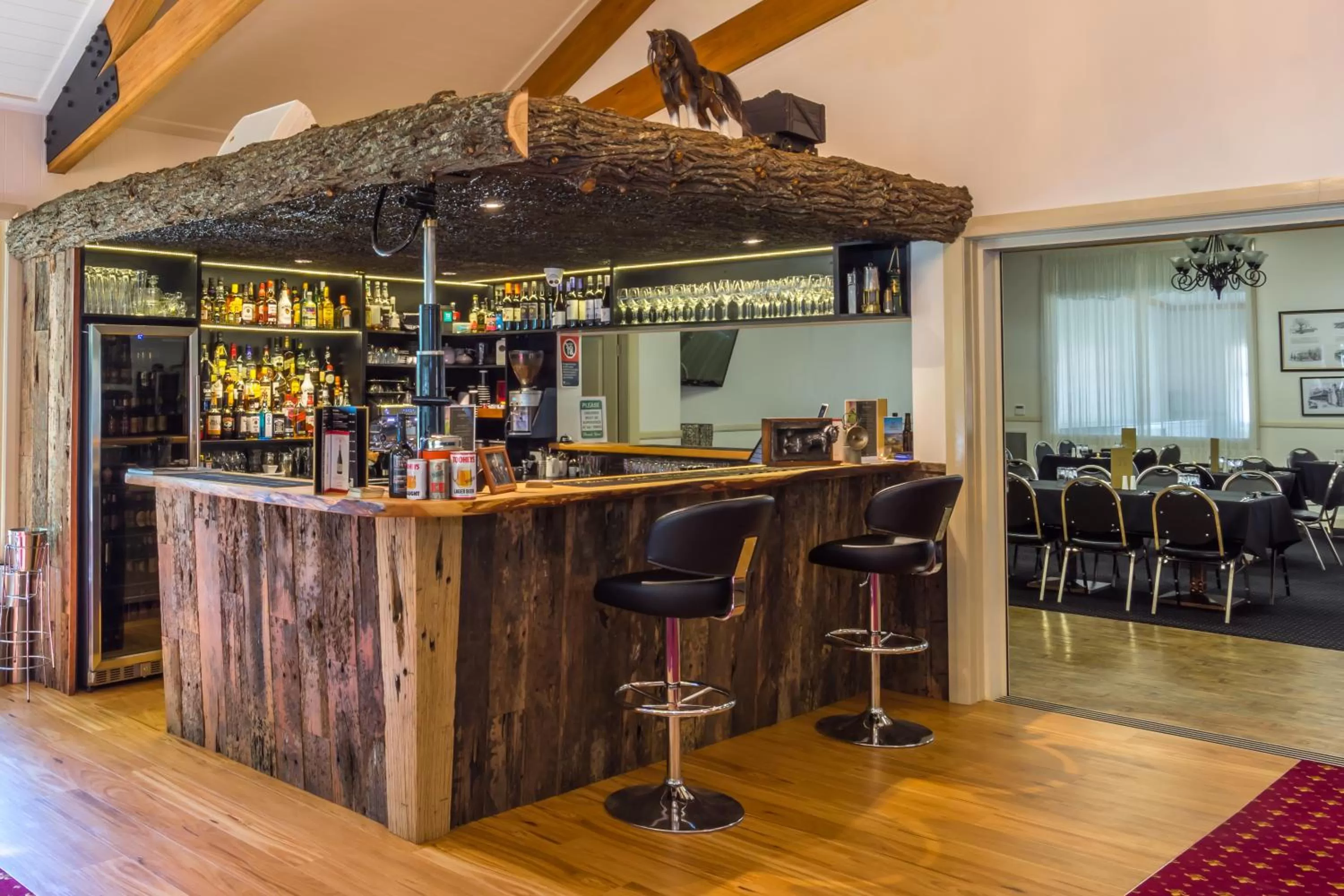 Lounge or bar in Black Gold Motel