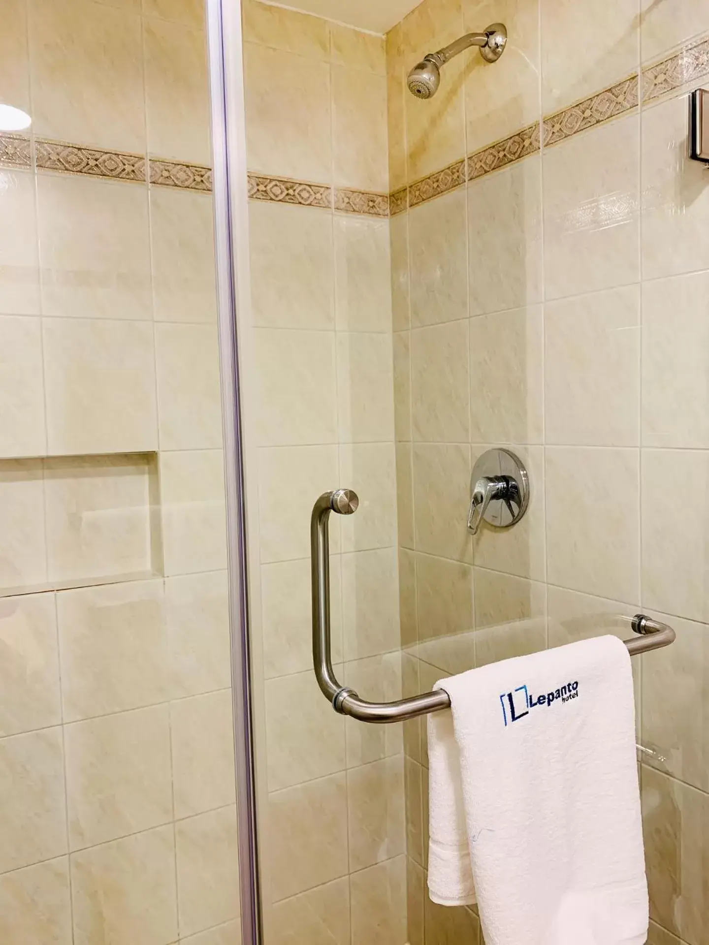 Shower, Bathroom in Hotel Lepanto Reforma