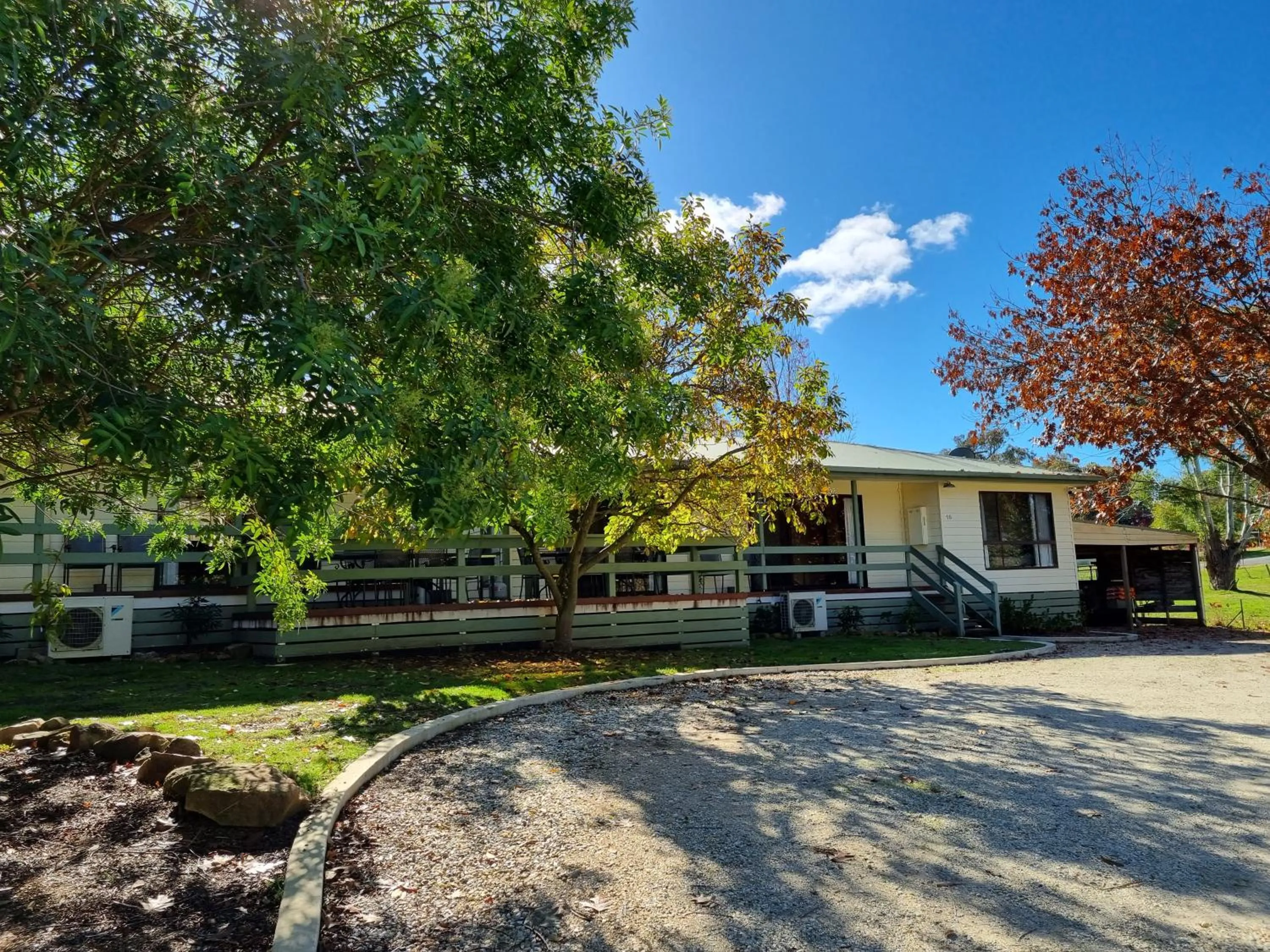Property building in Golden Heritage Apartments Beechworth