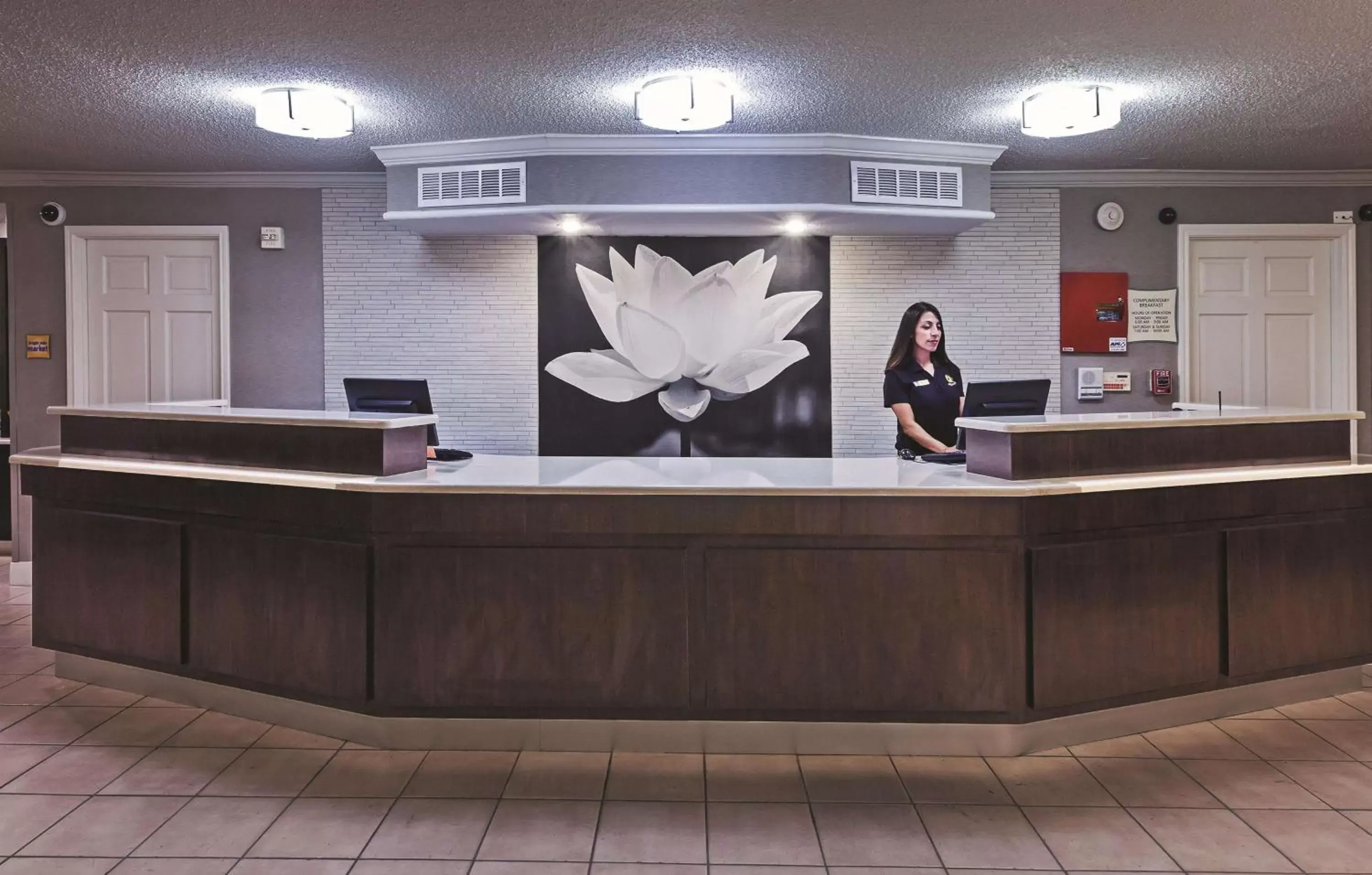 Lobby or reception, Lobby/Reception in La Quinta Inn & Suites by Wyndham And Conference Center San Angelo