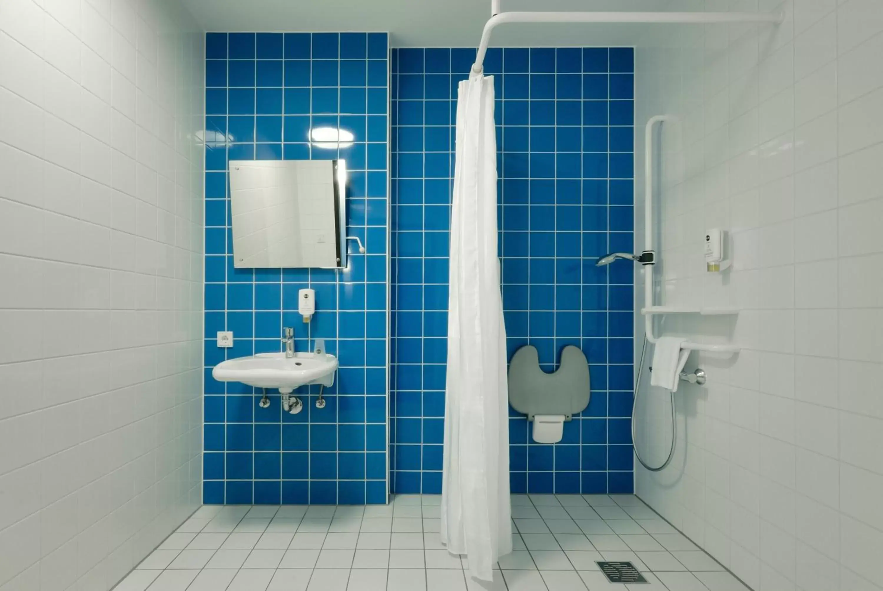 Bathroom in B&B Hotel Paderborn