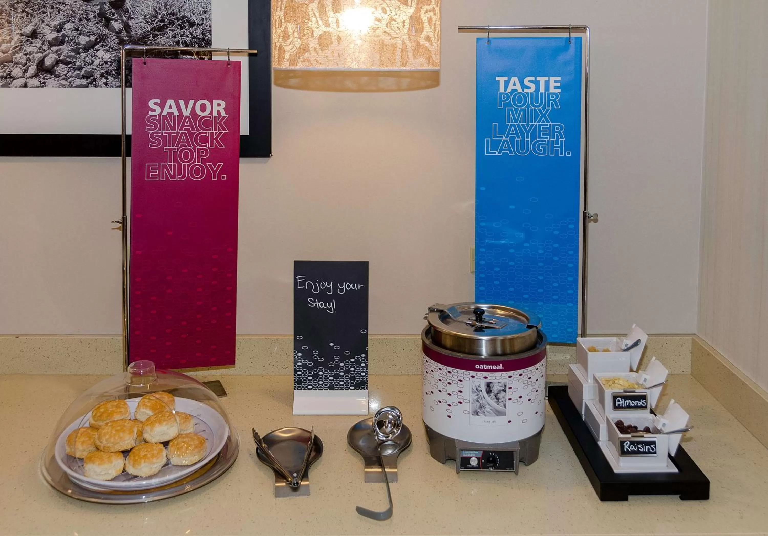 Dining area in Hampton Inn & Suites New Albany Columbus
