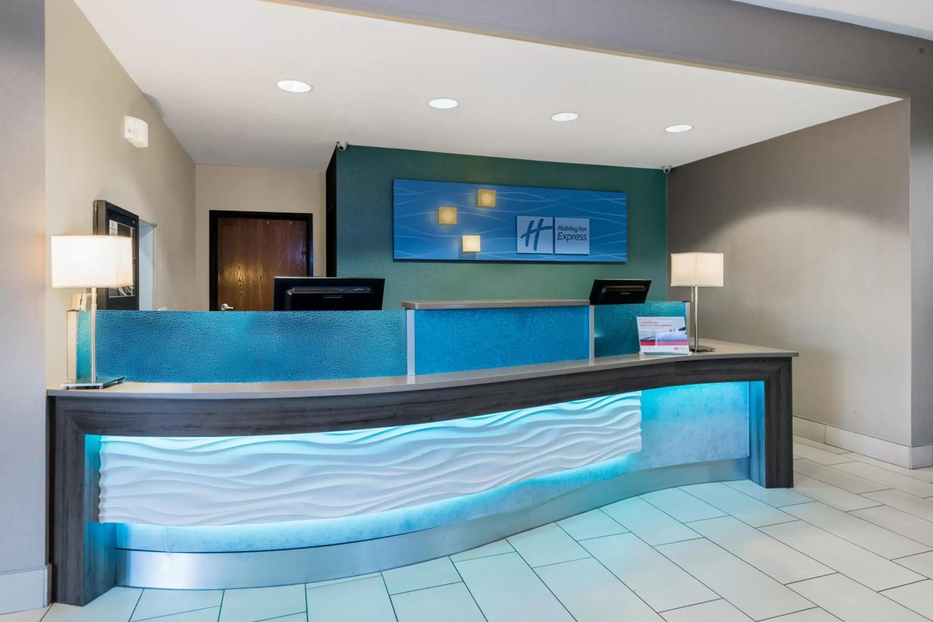 Lobby or reception, Lobby/Reception in Holiday Inn Express Hotel and Suites Fort Worth/I-20