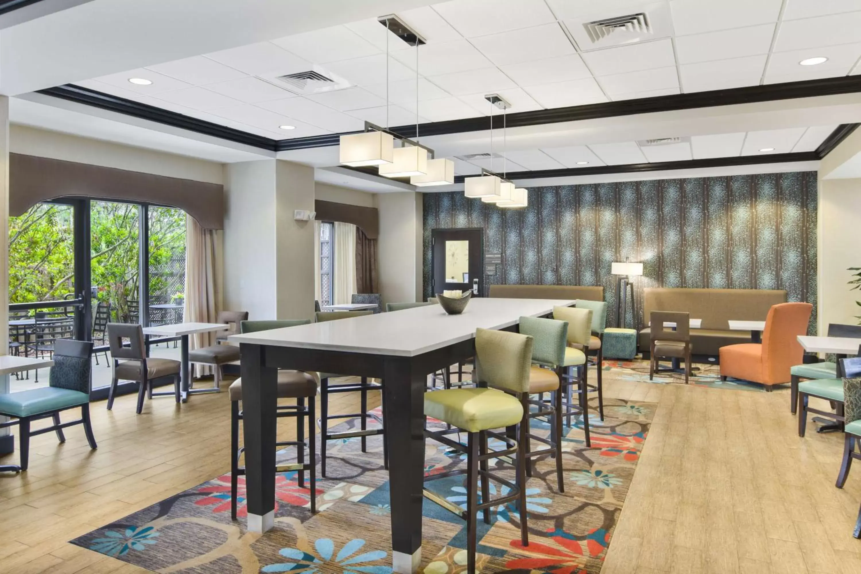 Dining area, Lounge/Bar in Hampton Inn Columbia I-20-Clemson Road