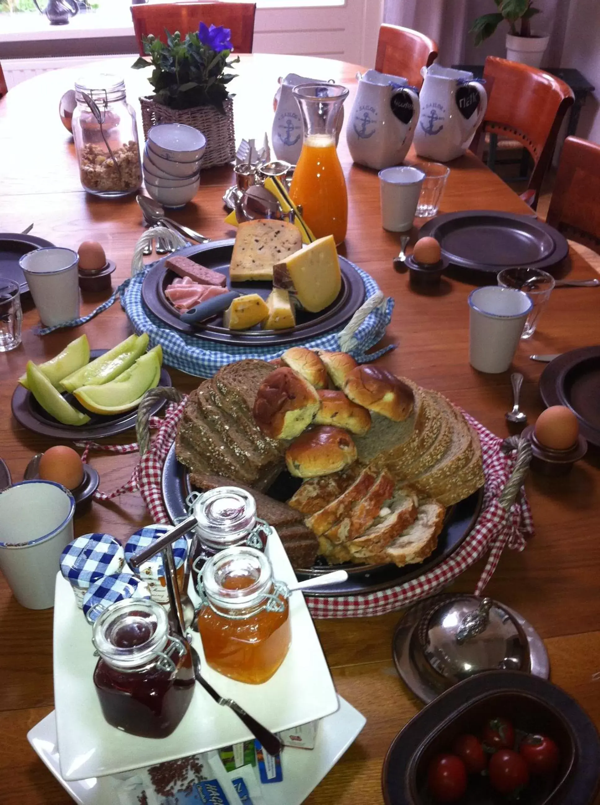 Restaurant/places to eat, Breakfast in De Thuiskamer in Grou als B&B of Vakantiehuis