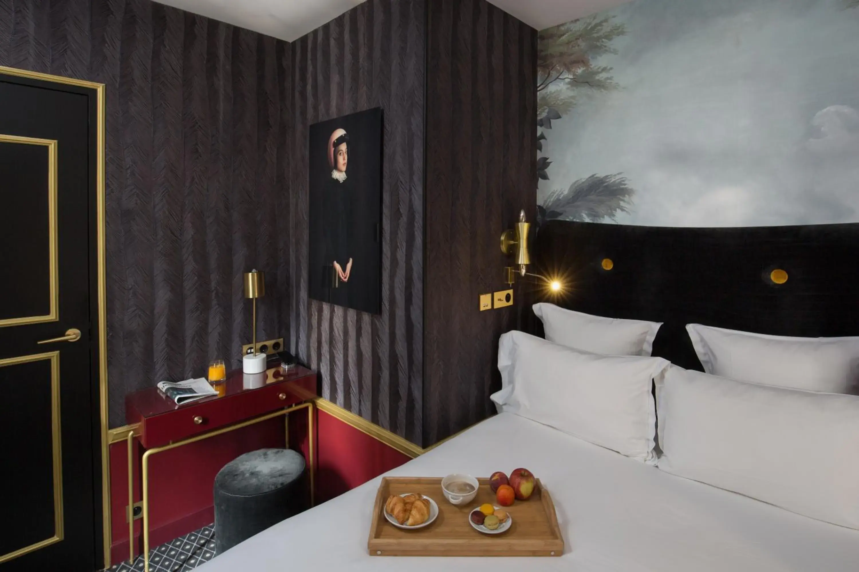Bed in Snob Hotel by Elegancia
