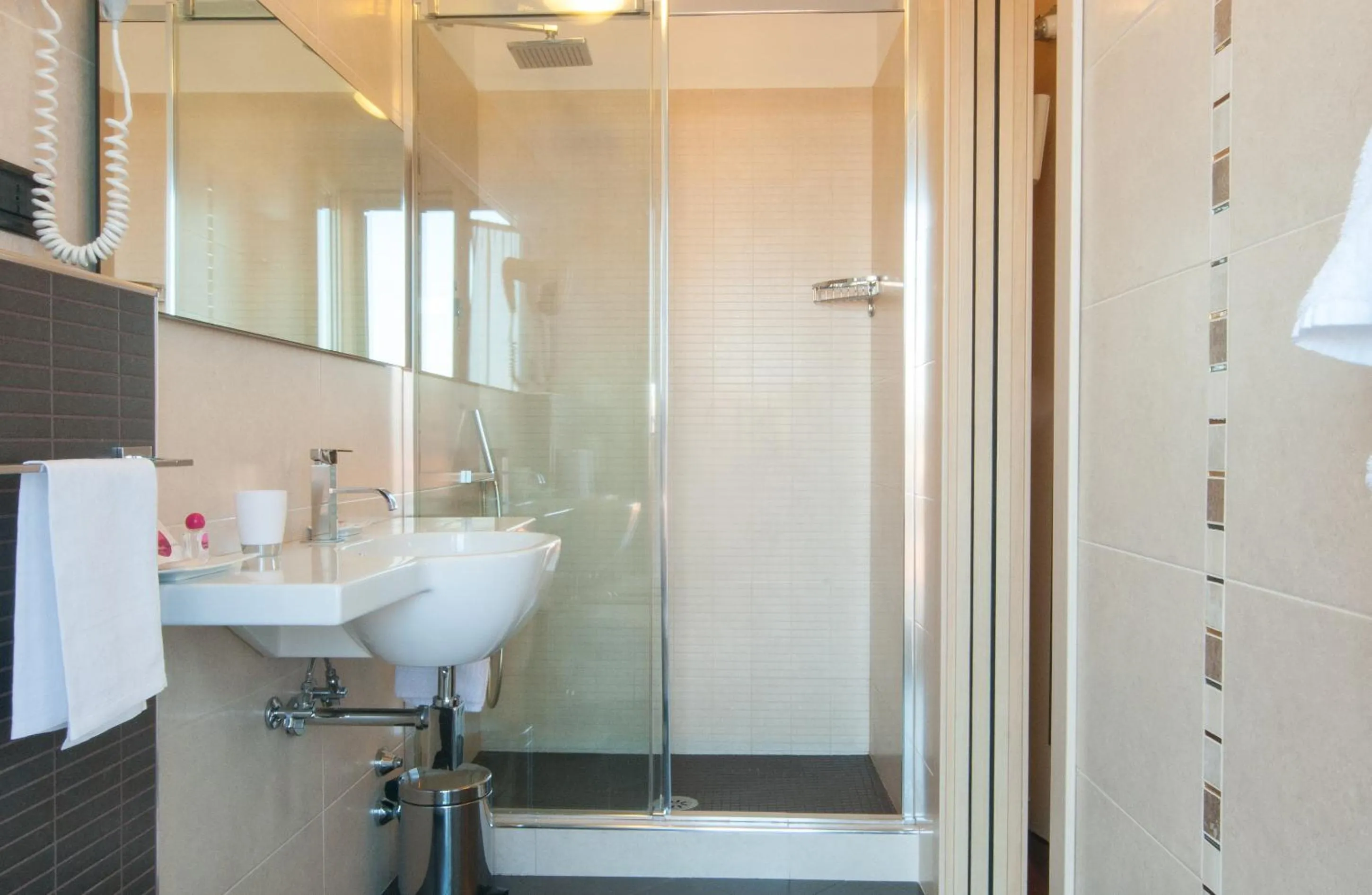 Shower in Hotel Touring