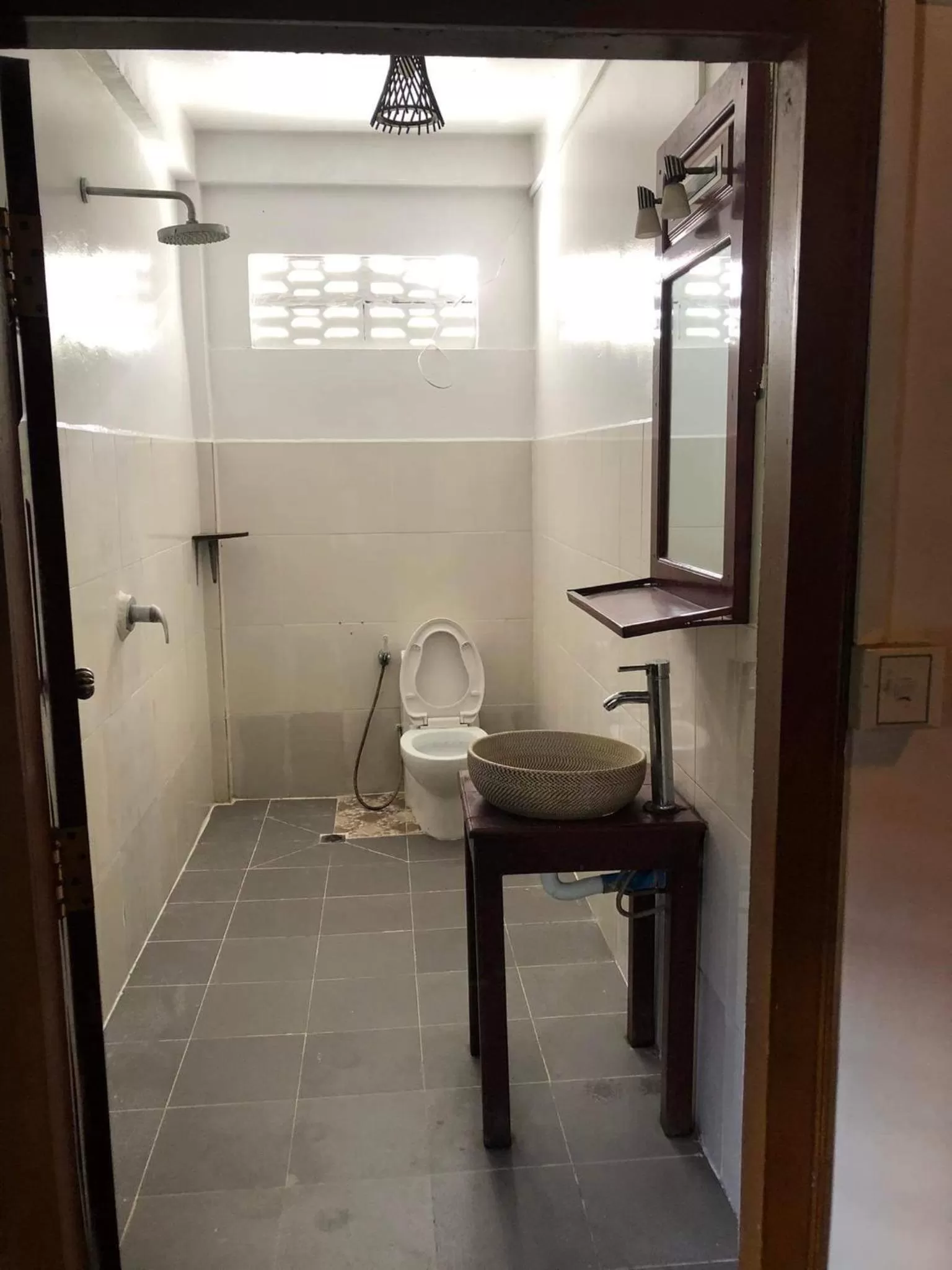 Toilet in Nomad Guesthouse