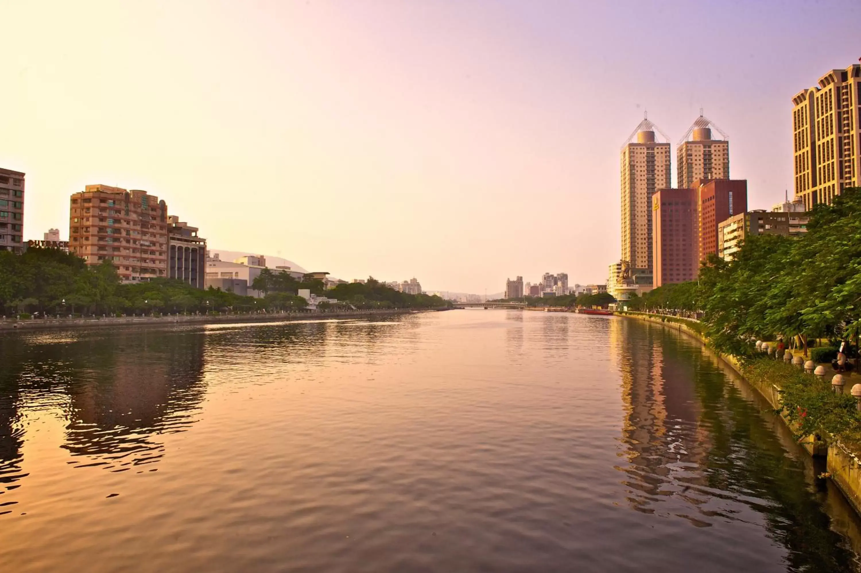 Area and facilities in FX INN Kaohsiung Zhonghua Road Branch