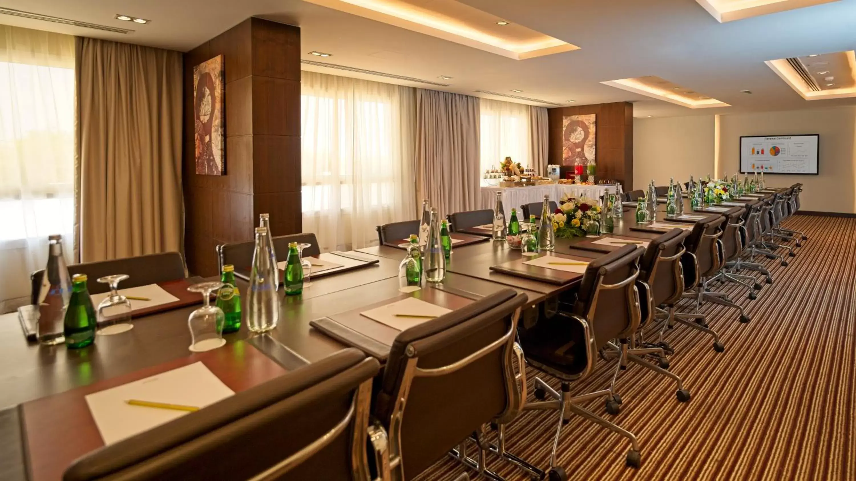 Meeting/conference room, Restaurant/Places to Eat in Action Hotel Ras Al Khaimah