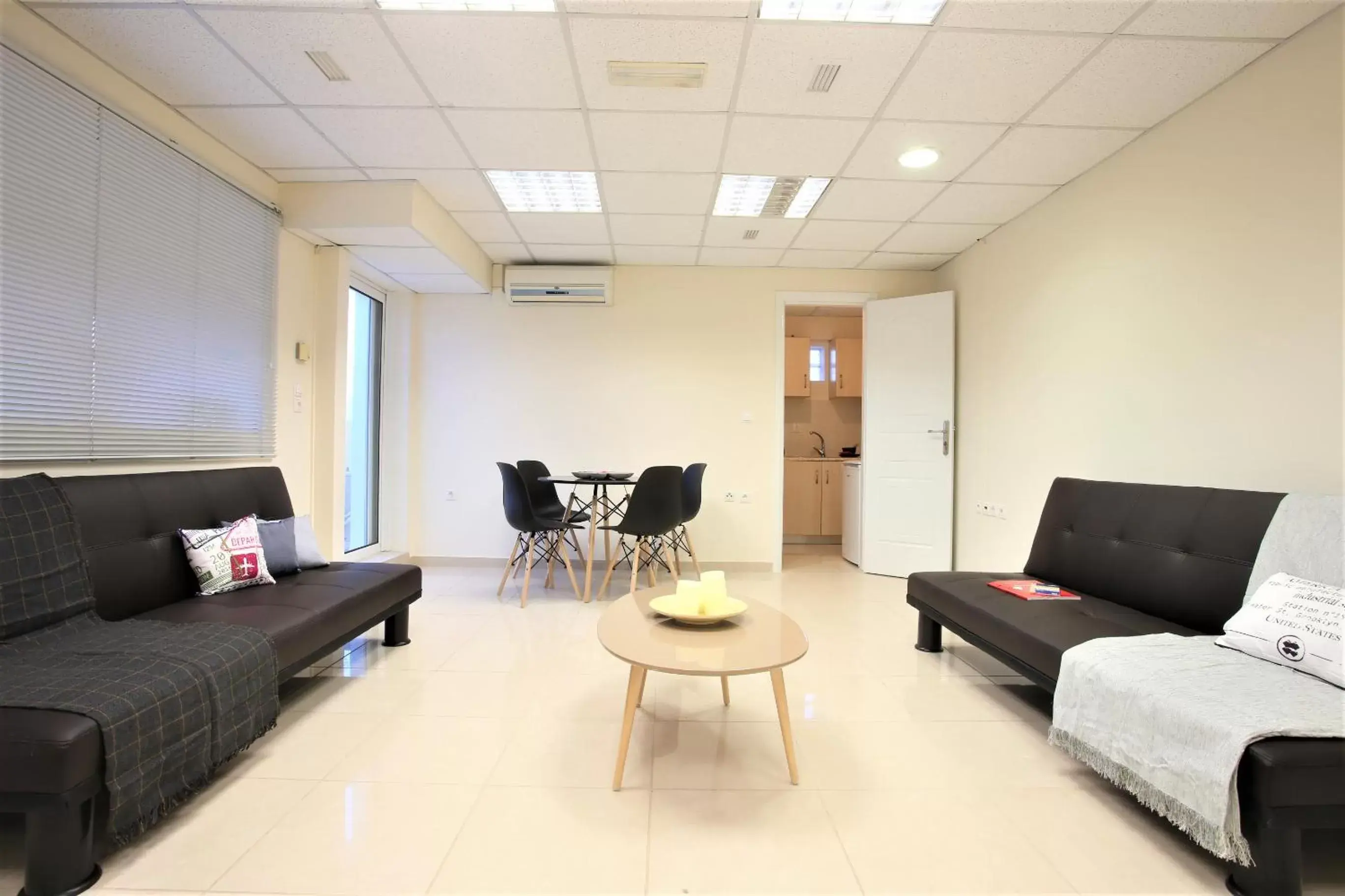 Living room, Seating Area in GK Airport Suites