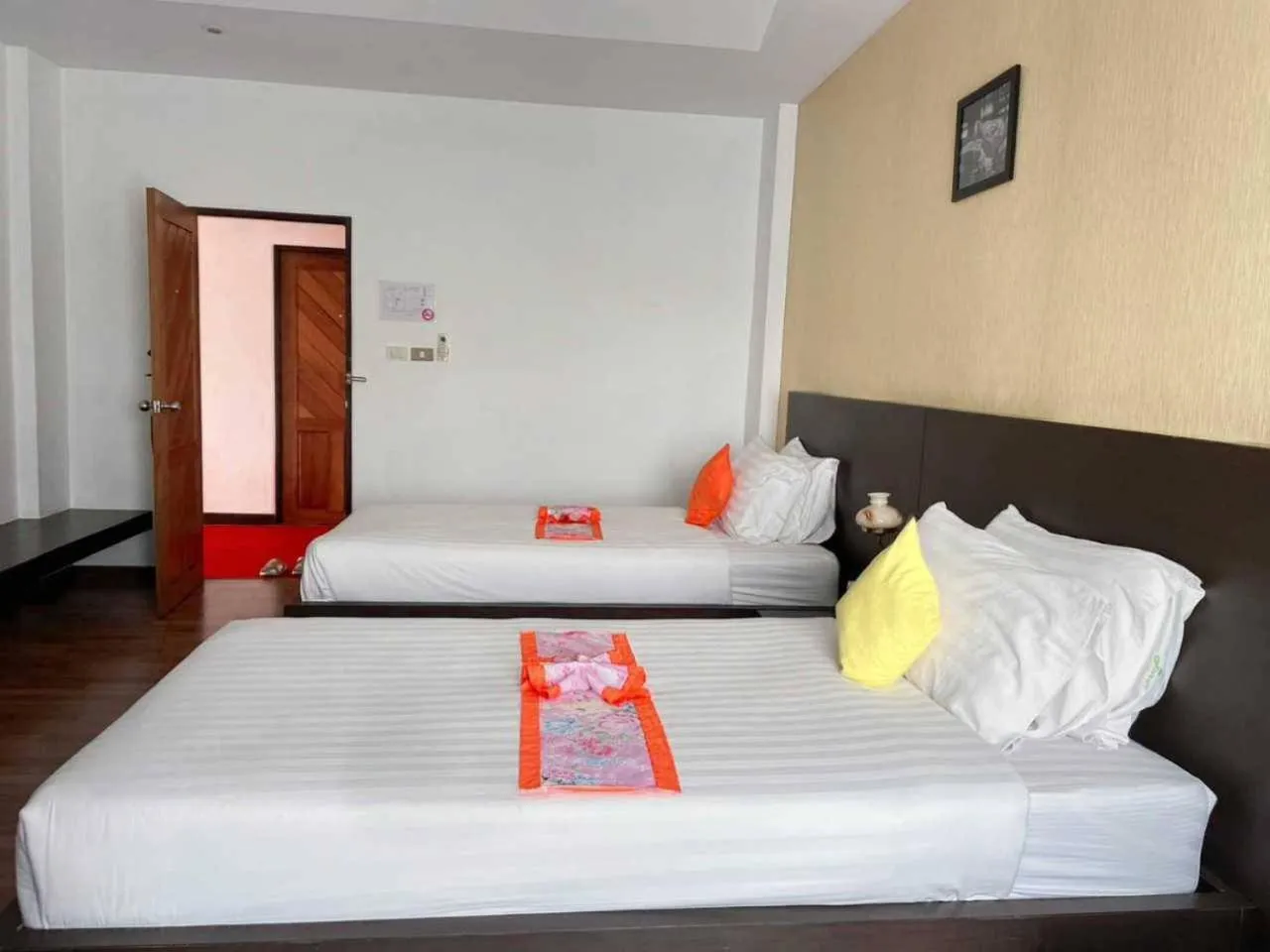 Bed in Jingjit Hotel