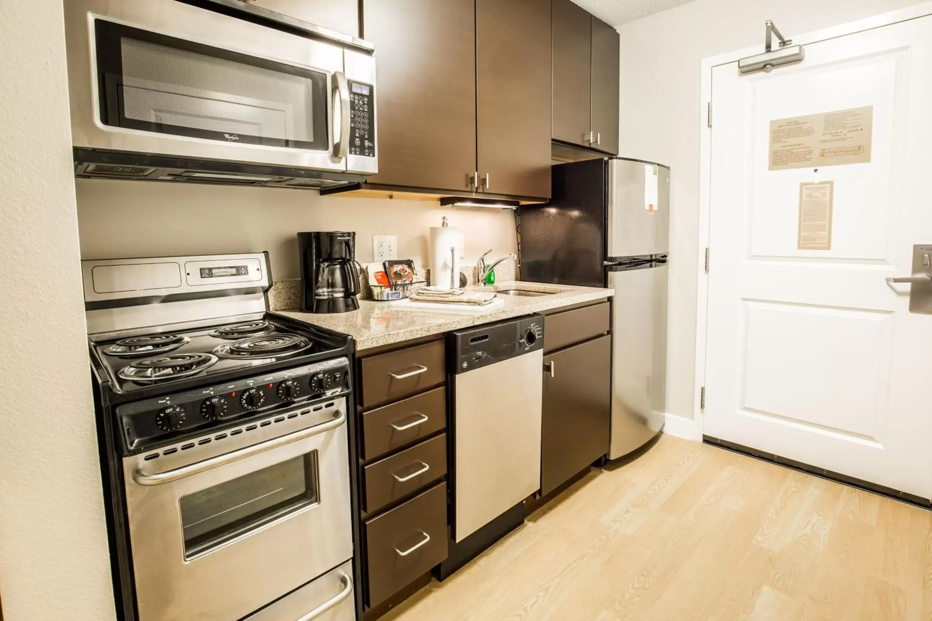 Kitchen or kitchenette, Kitchen/Kitchenette in TownePlace Suites by Marriott Gilford