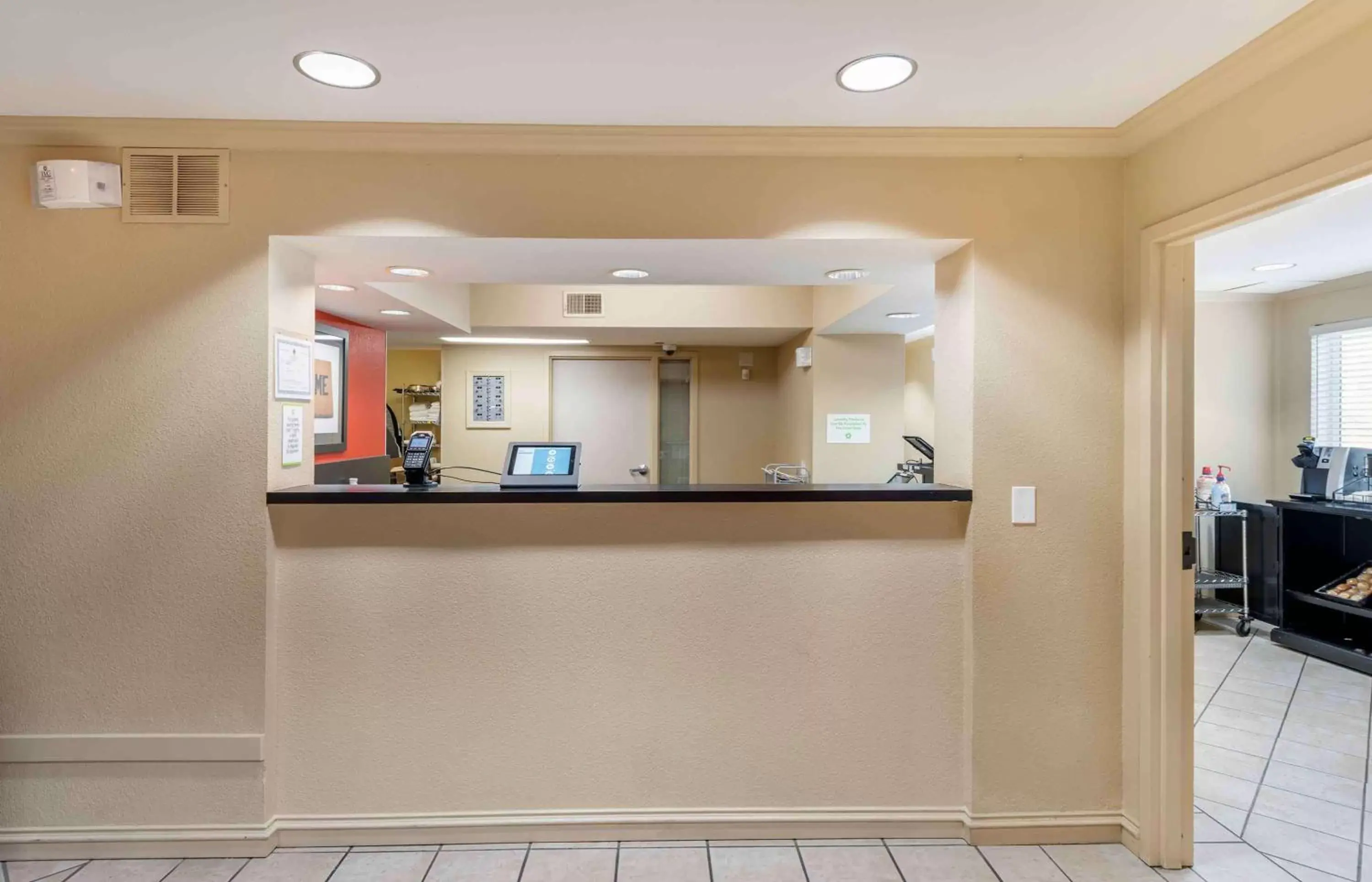 Lobby or reception, Lobby/Reception in Extended Stay America Suites - Minneapolis - Eden Prairie - Technology Drive