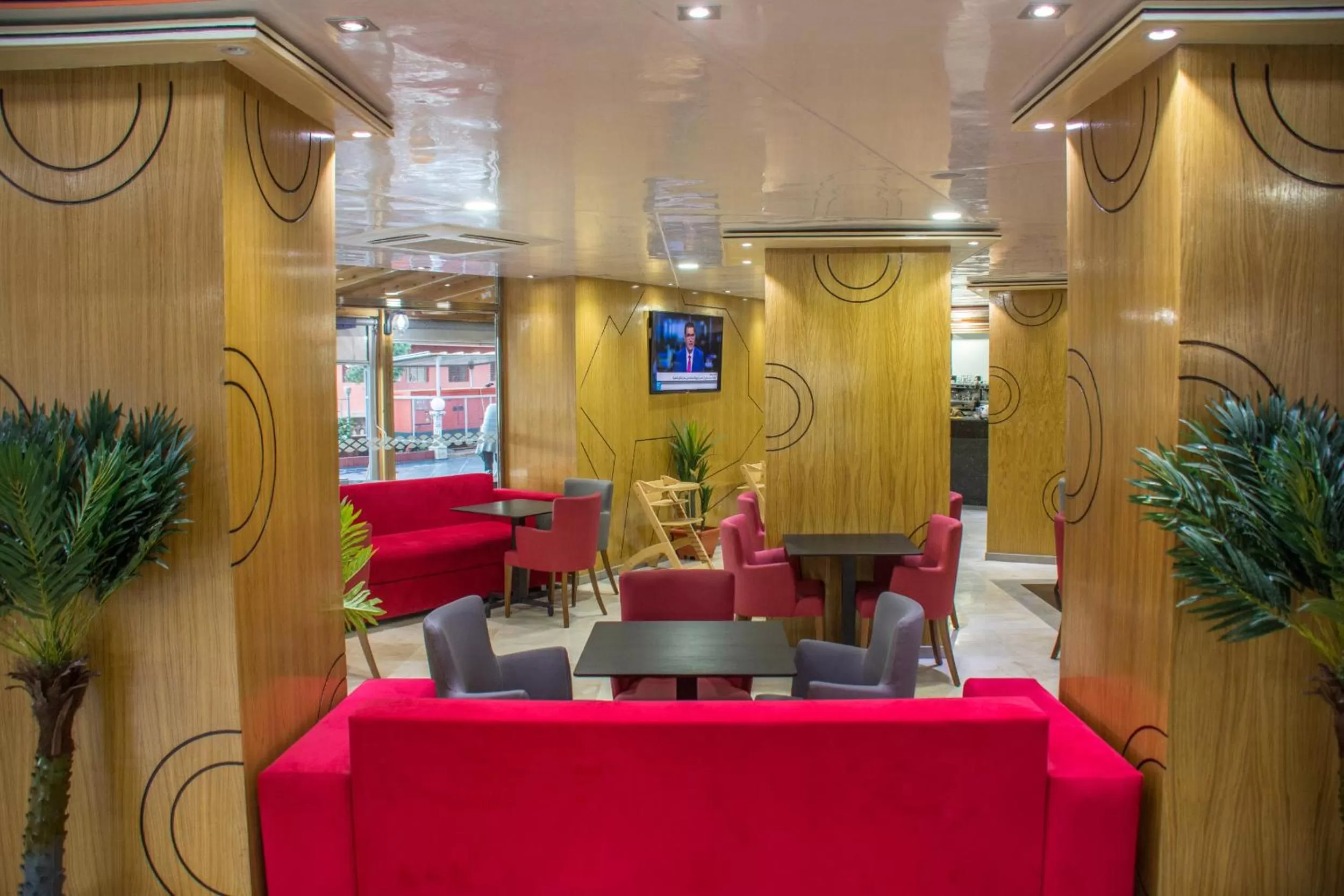 Hôtel Hadaik Ain Asserdoune