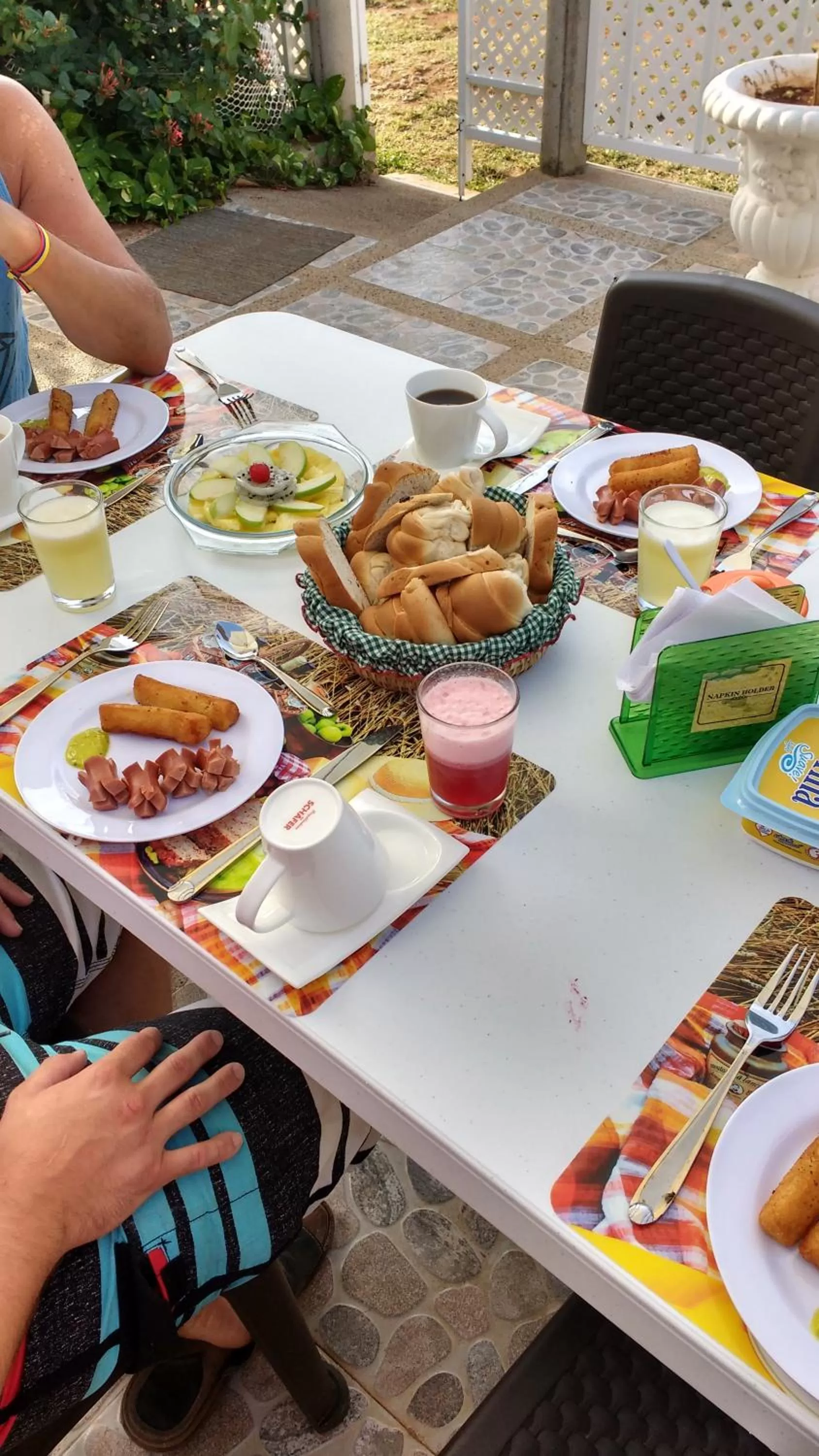 Restaurant/places to eat in Casa Royal Palm Inn