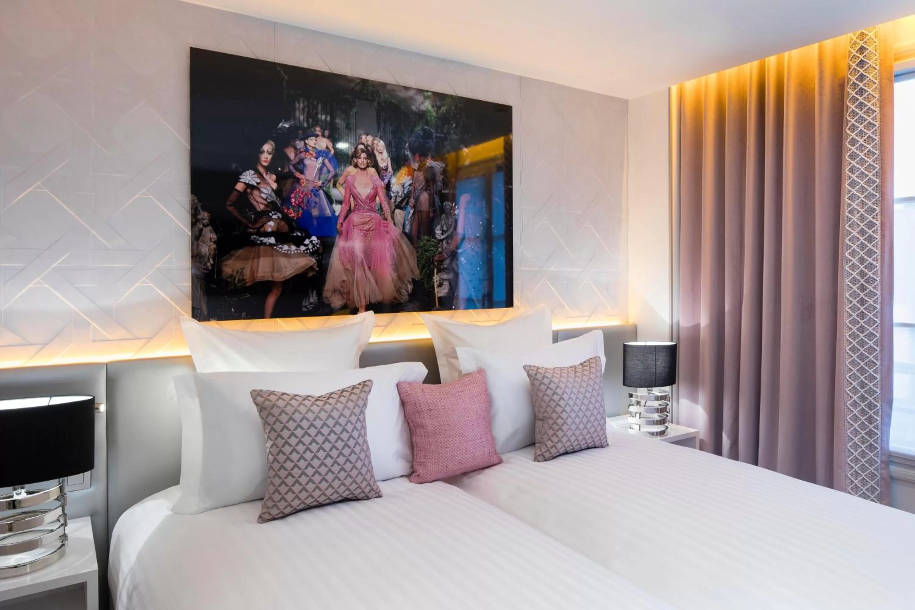 Photo of the whole room, Bed in Hôtel Dress Code