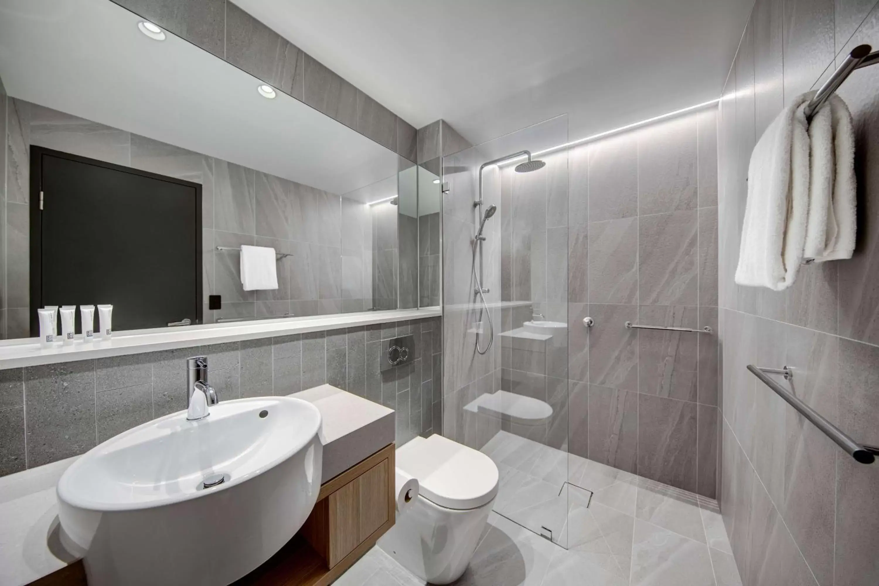 Toilet, Bathroom in Vibe Hotel Hobart