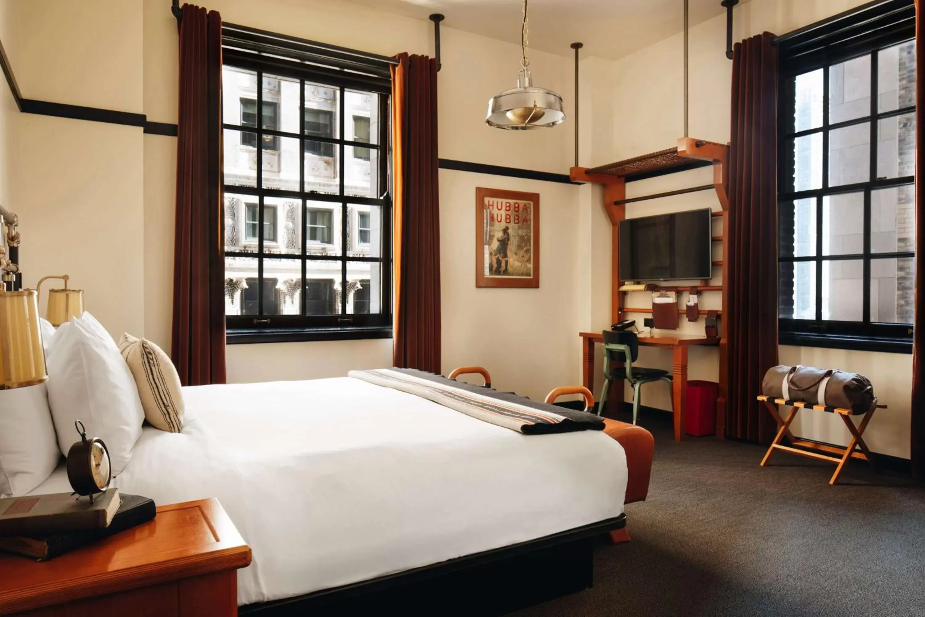 Bedroom, Bed in Chicago Athletic Association, part of Hyatt