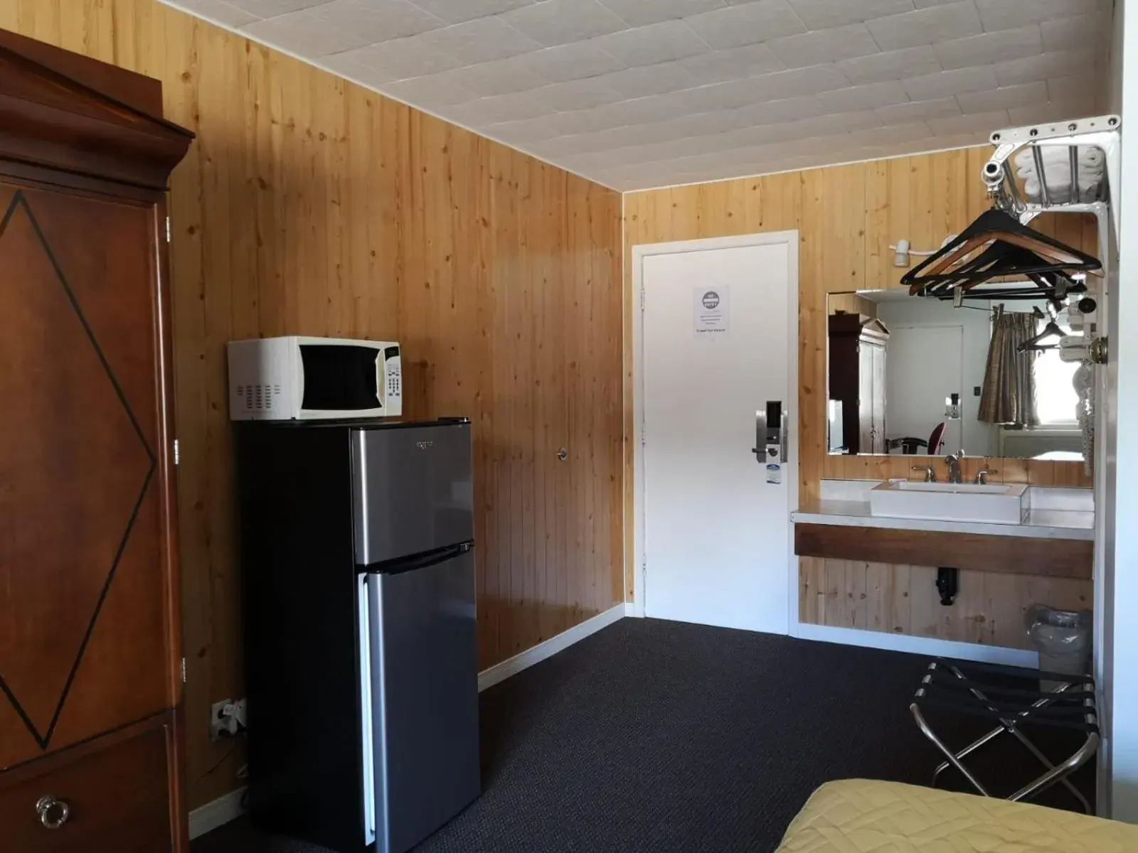 Kitchen/Kitchenette in Travel Inn Hearst