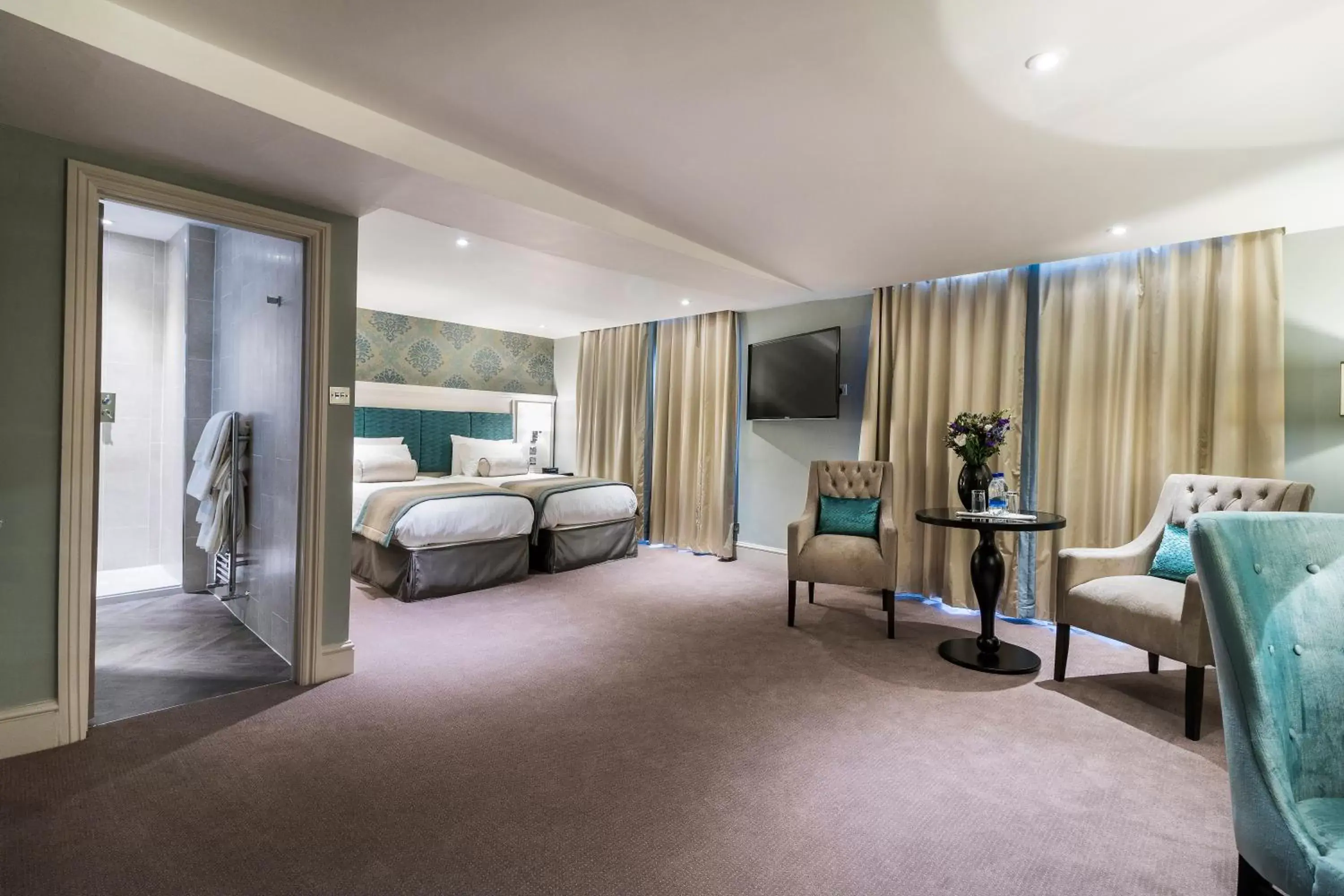 Bedroom, Seating Area in The Swan Hotel, Wells, Somerset