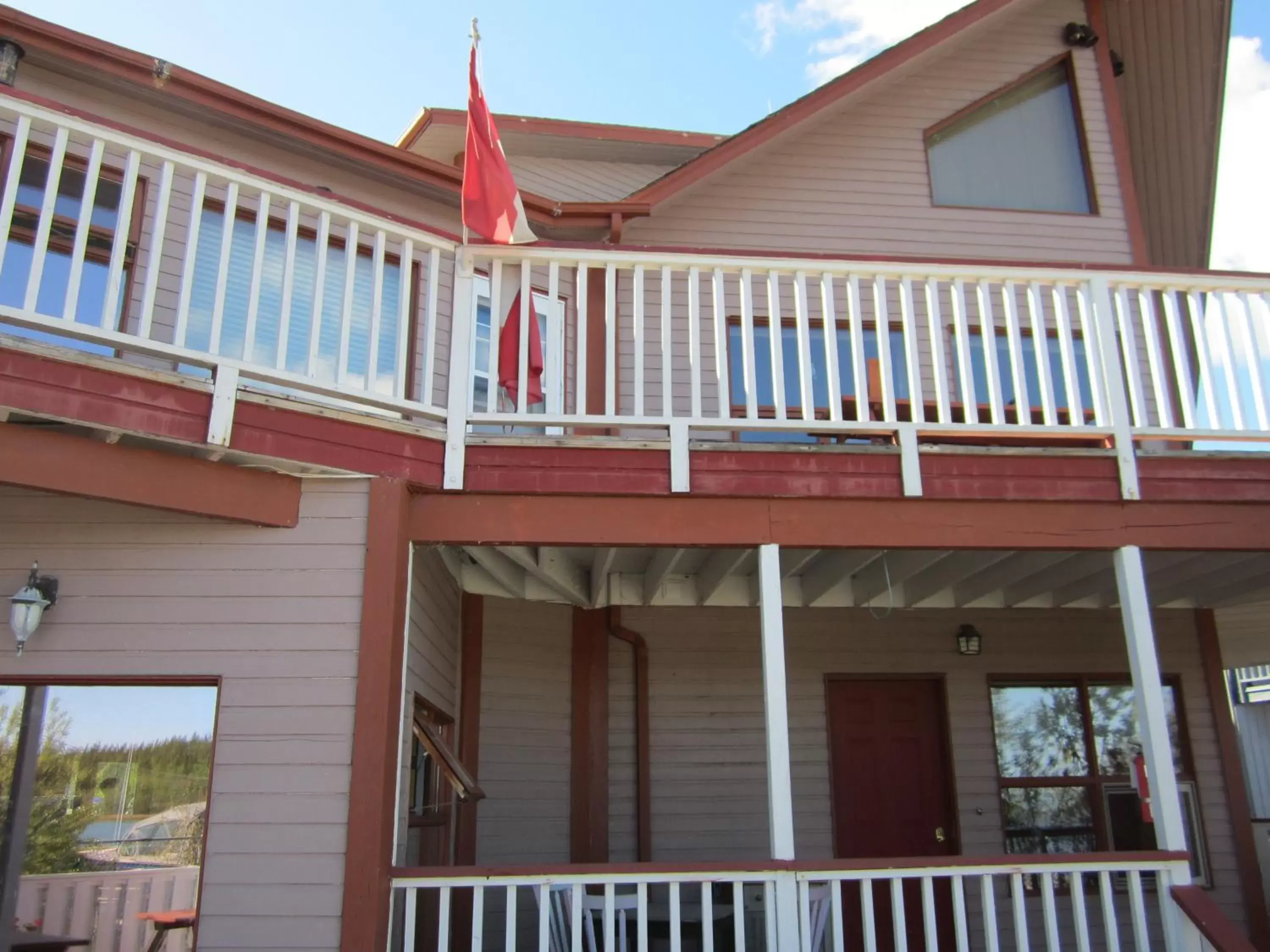 Property Building in Aurora Bayside Inn