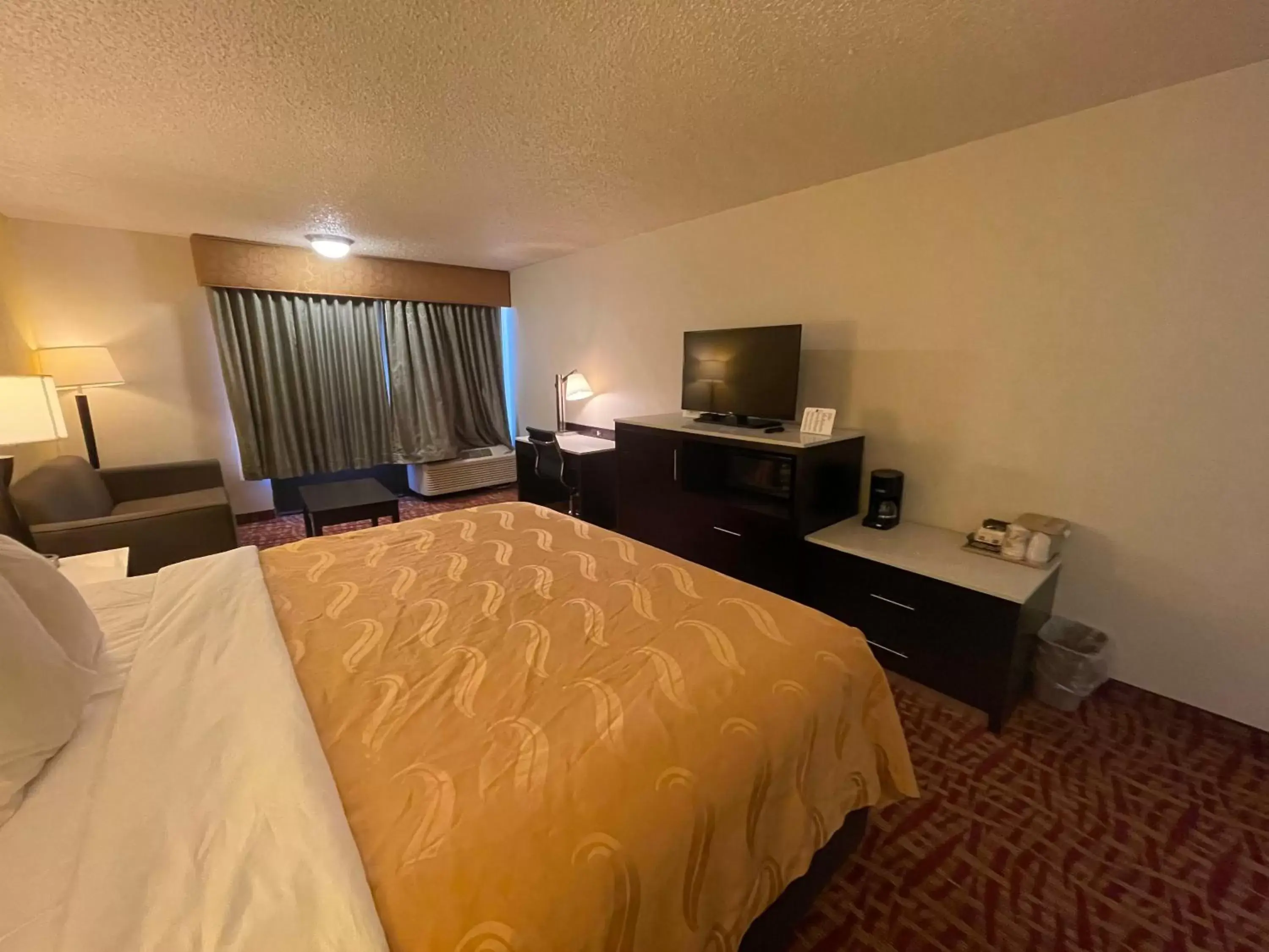 King Room - Accessible/Non-Smoking in Quality Inn Fort Smith I-540