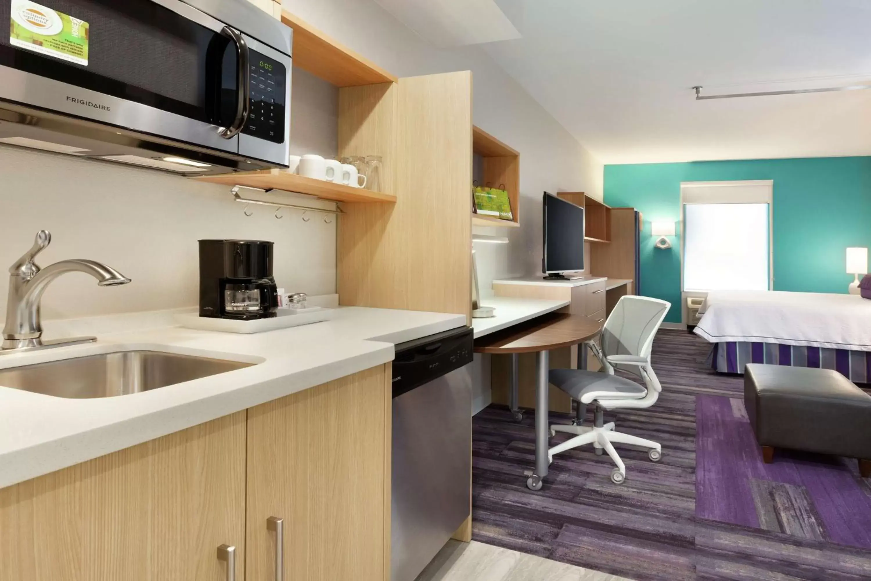 Bedroom, Kitchen/Kitchenette in Home2 Suites by Hilton West Monroe