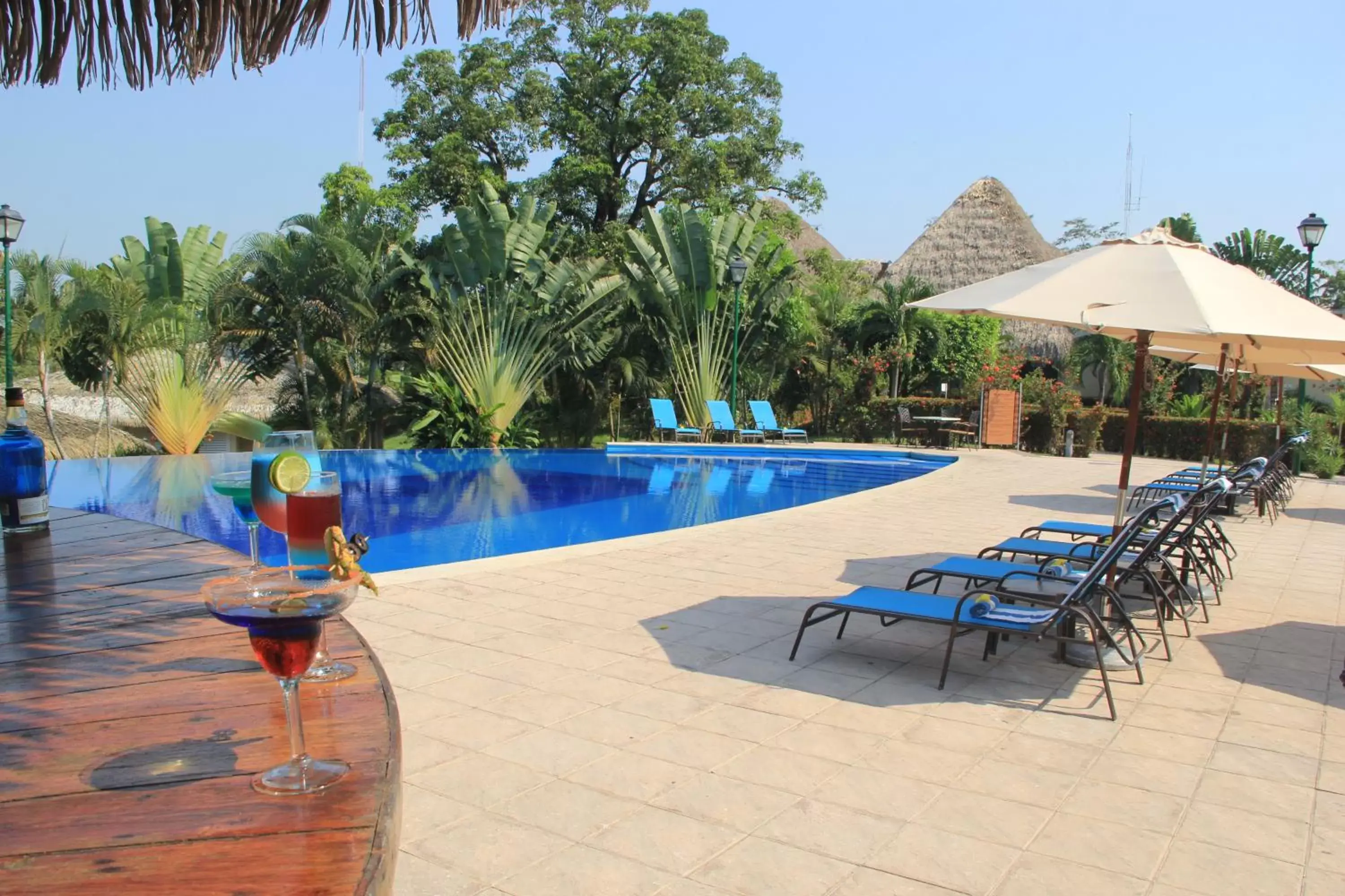 Property building, Swimming Pool in Hotel Villa Mercedes Palenque