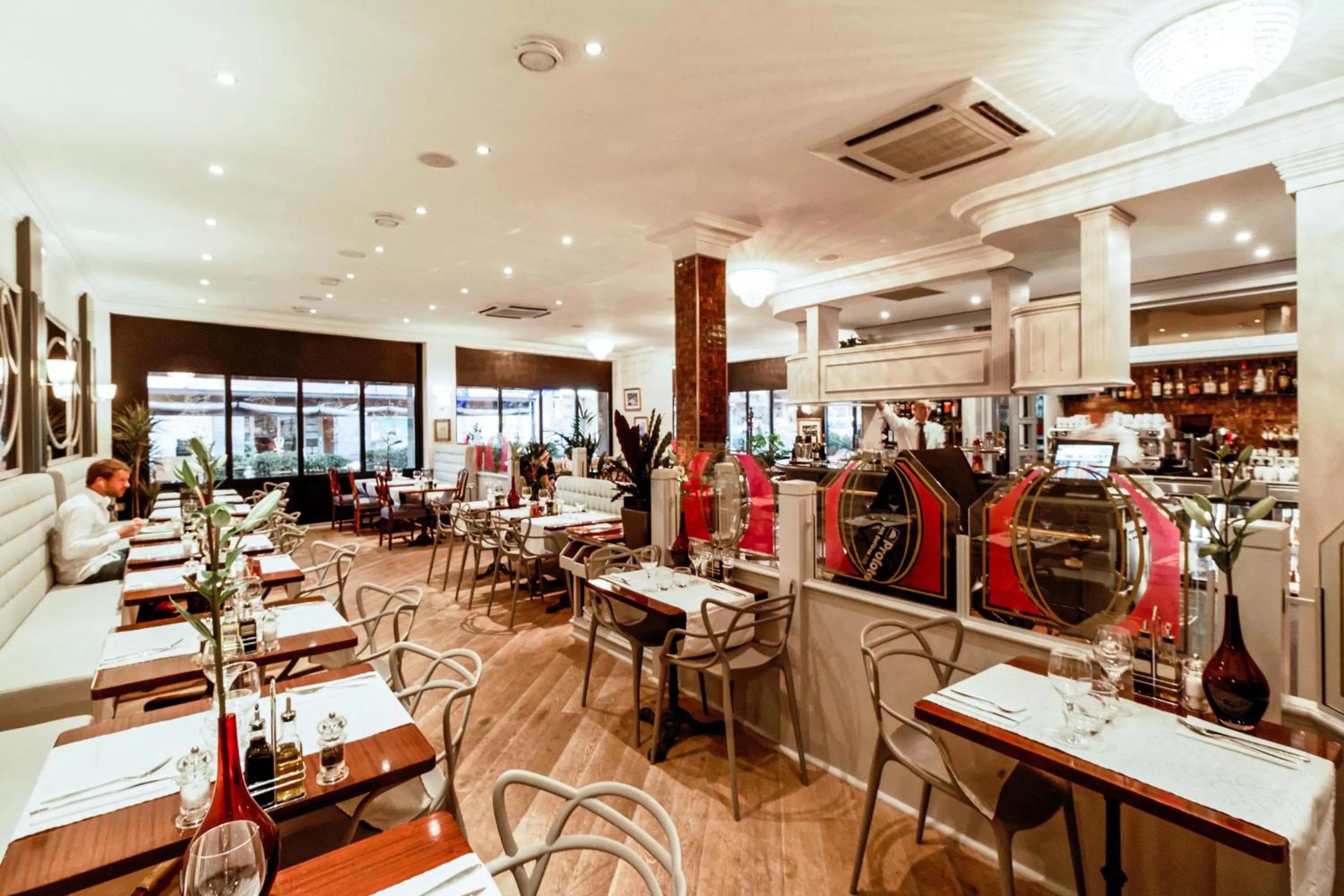 Restaurant/places to eat in Hotel Restaurant Edmond's